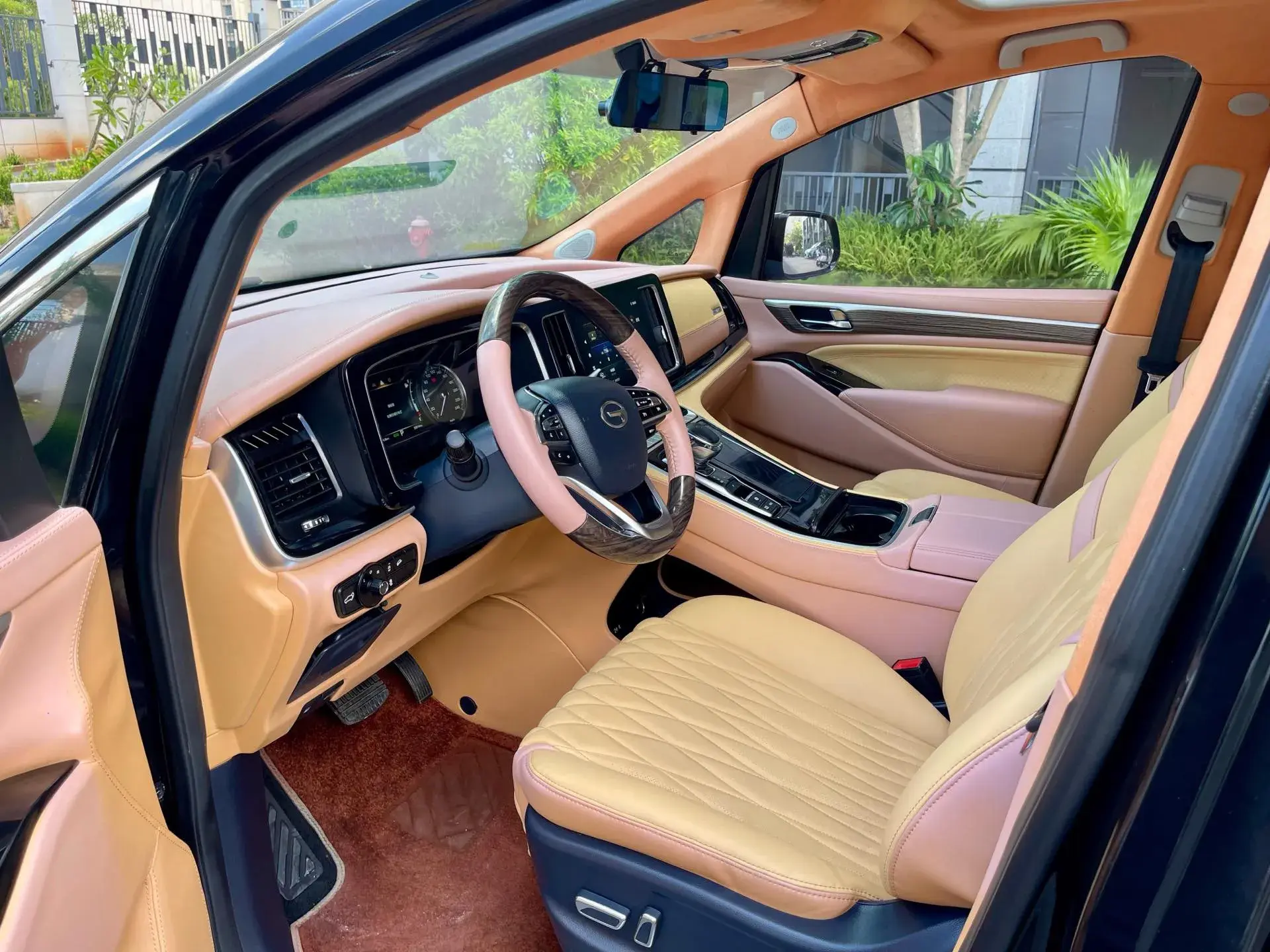 2021 GAC TRUMPCHI thumbnail 4