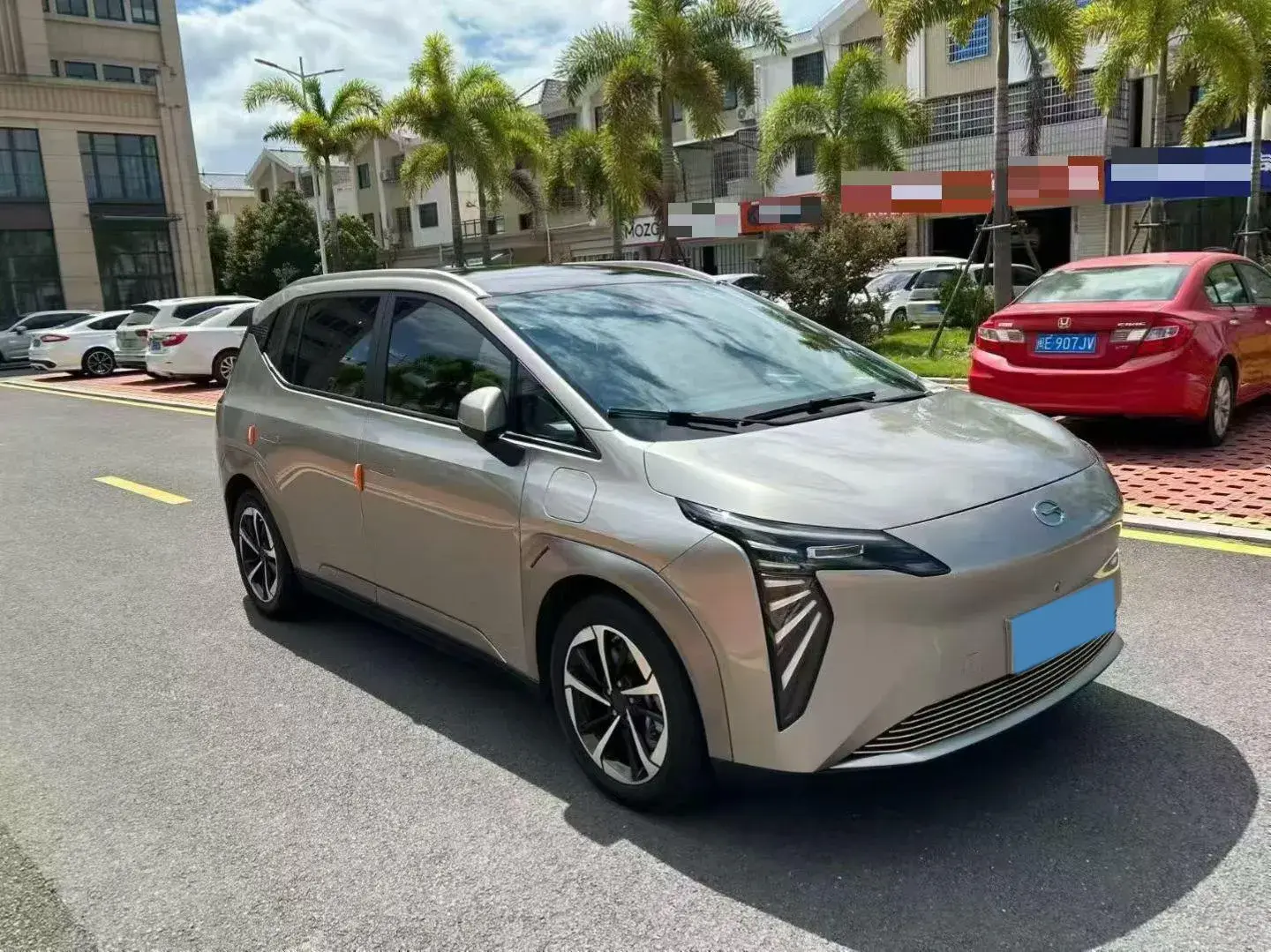 2023 AION Y thumbnail 2