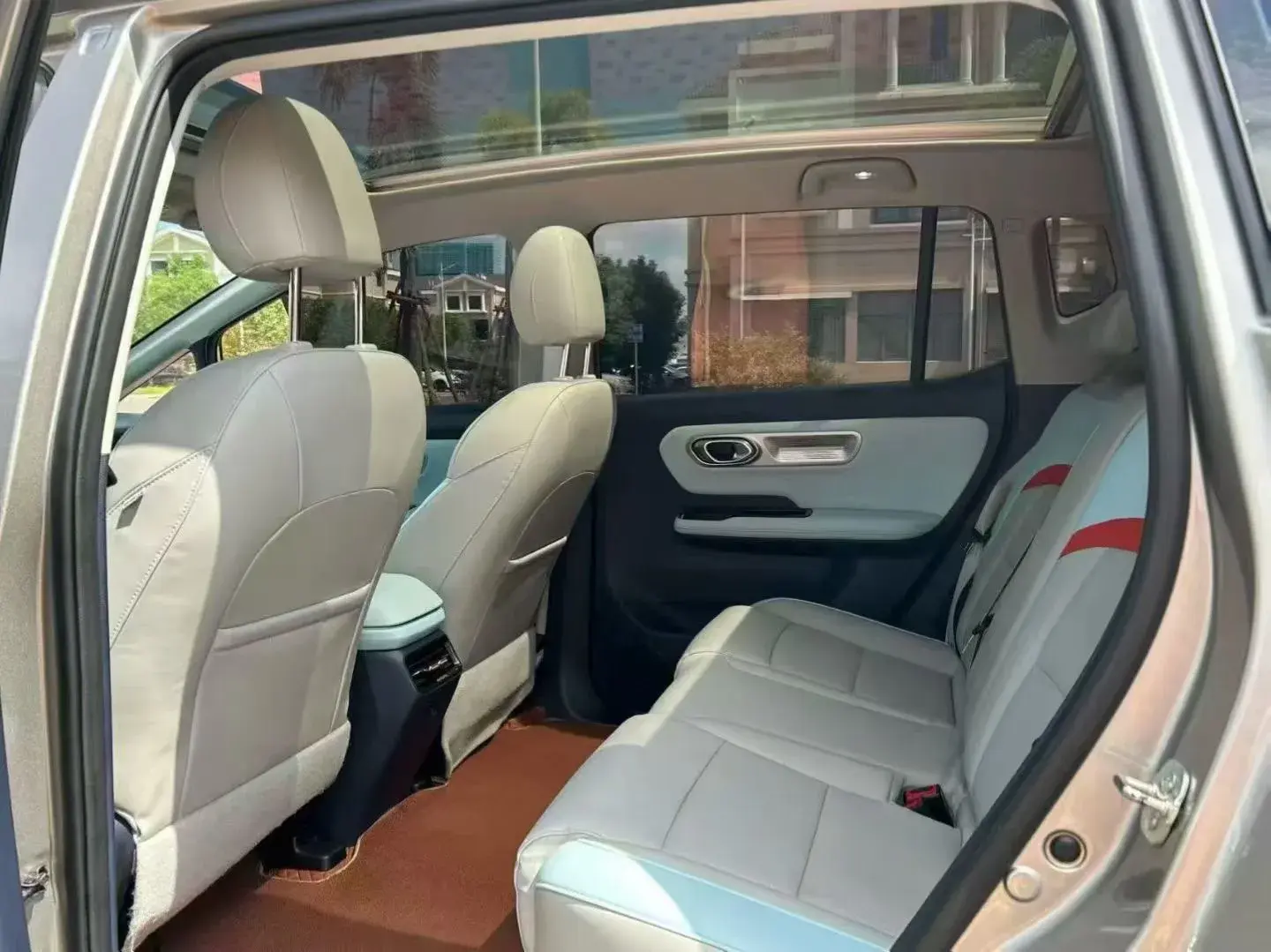 2023 AION Y thumbnail 4