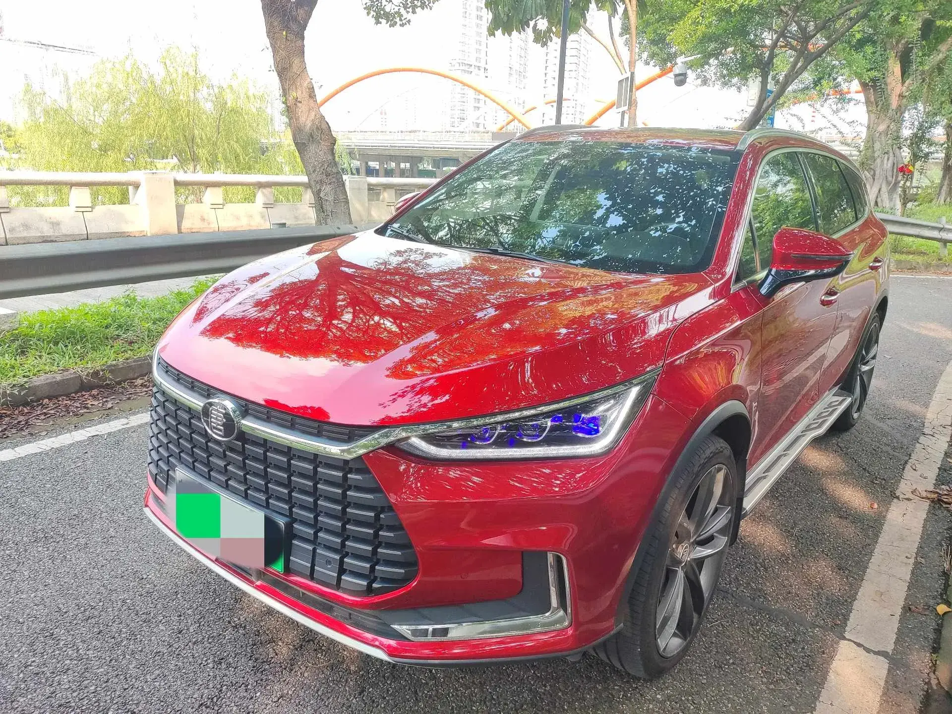 2019 BYD TANG view 1