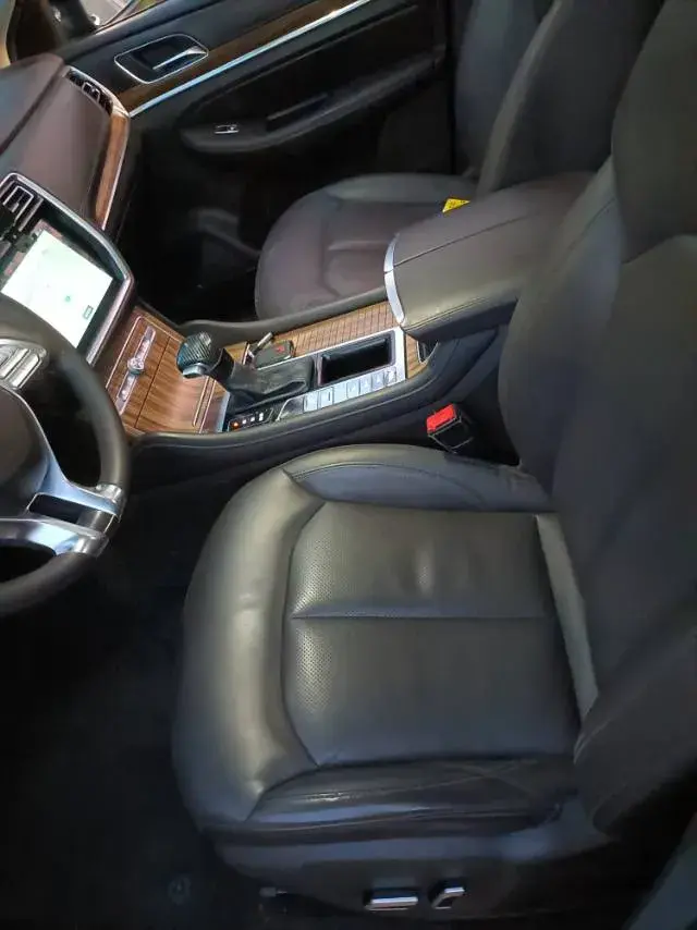 2018 ROEWE RX8 thumbnail 4