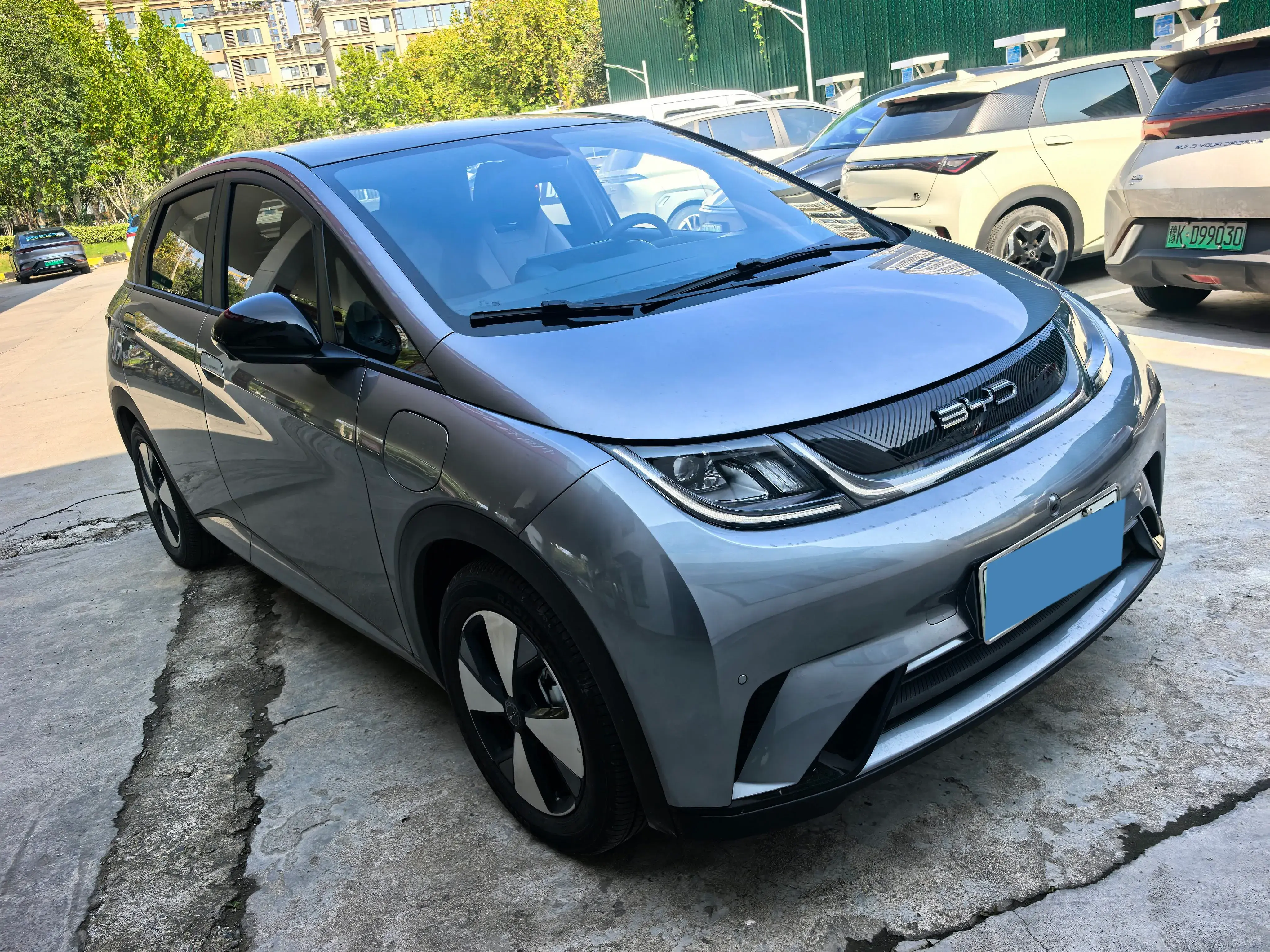 2023 BYD DOLPHIN thumbnail 3