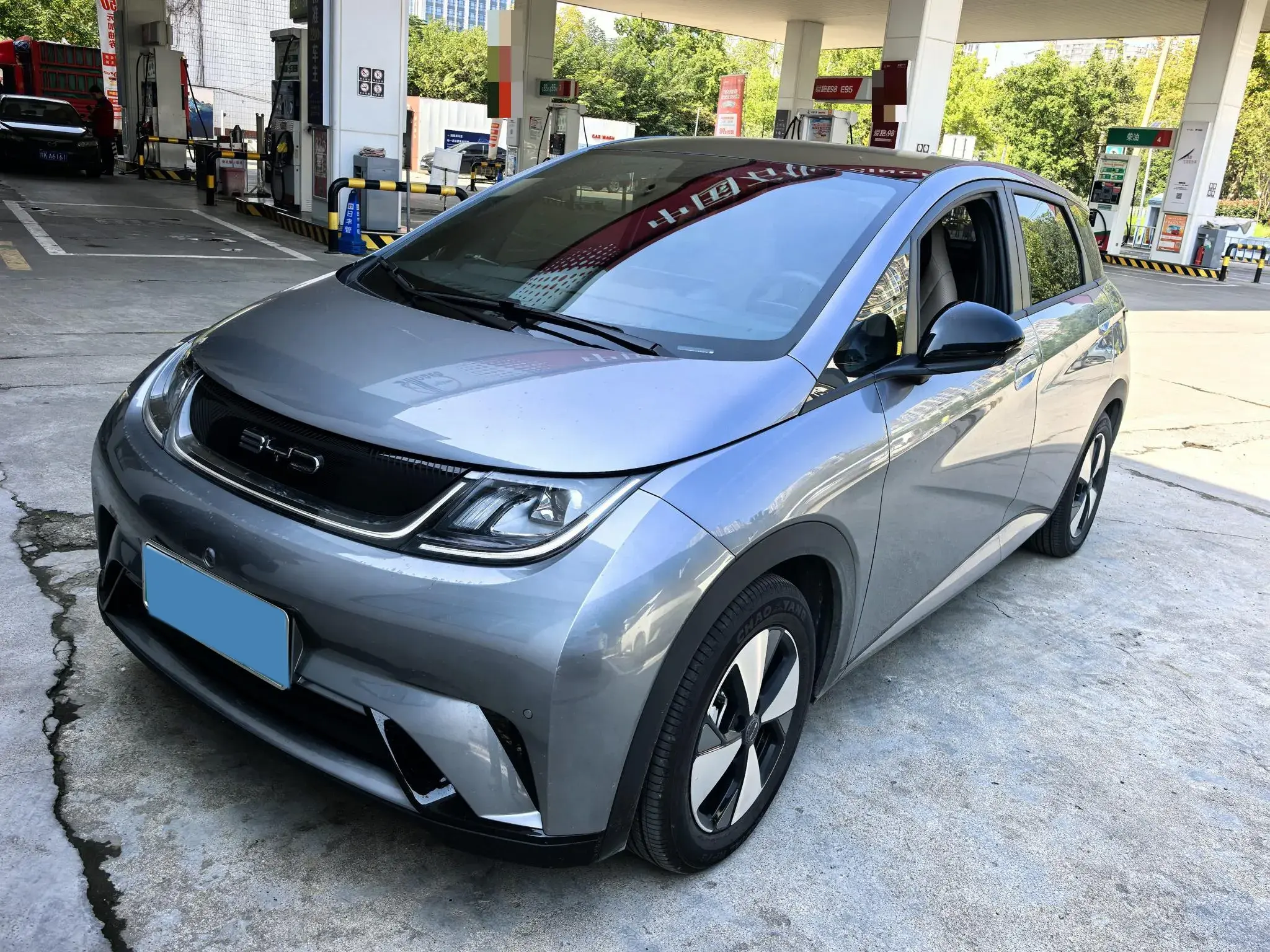 2023 BYD DOLPHIN view 1