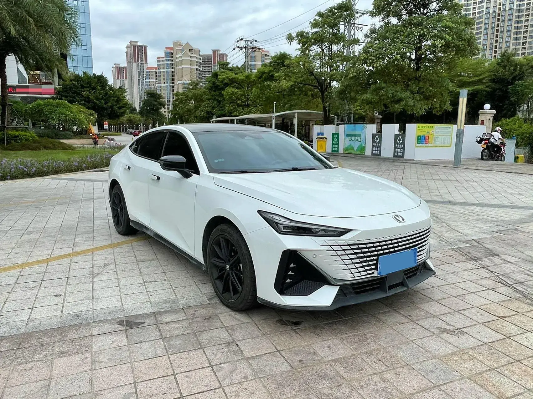 2023 CHANGAN UNI-V thumbnail 3