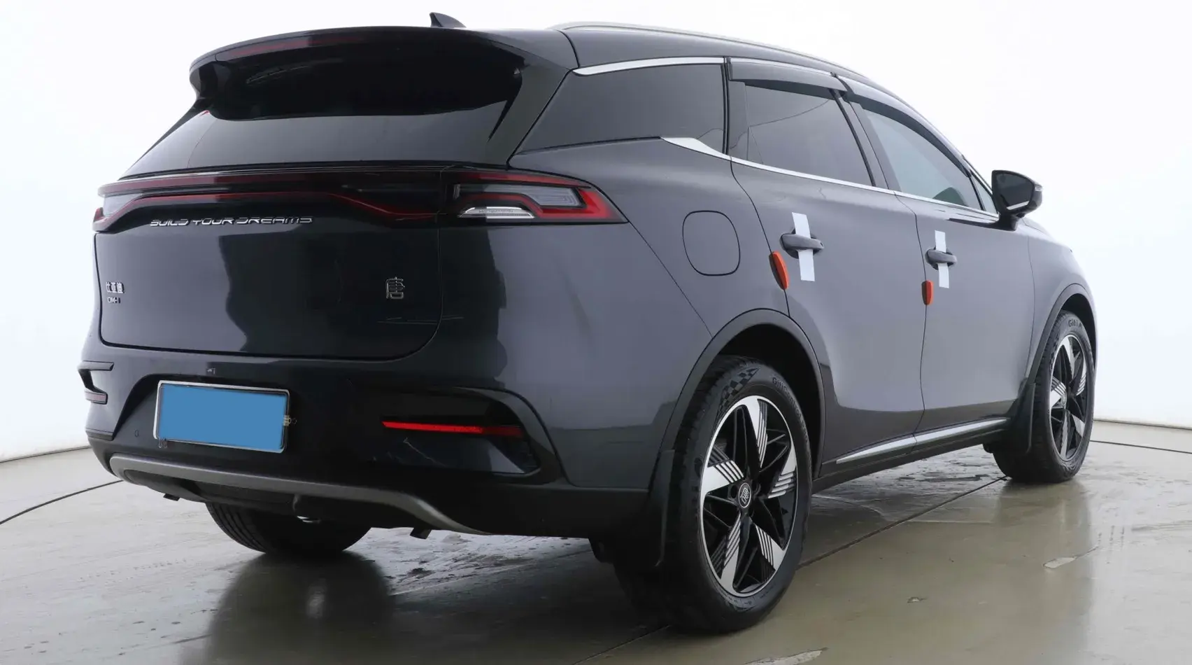 2023 BYD TANG thumbnail 3