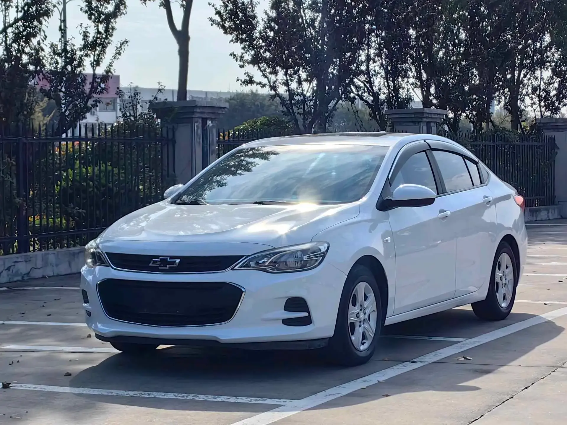 2019 CHEVROLET CAVALIER view 1