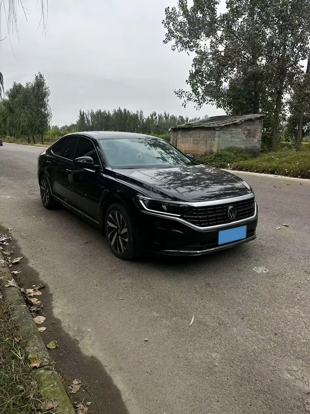 2022 VOLKSWAGEN PASSAT thumbnail 2