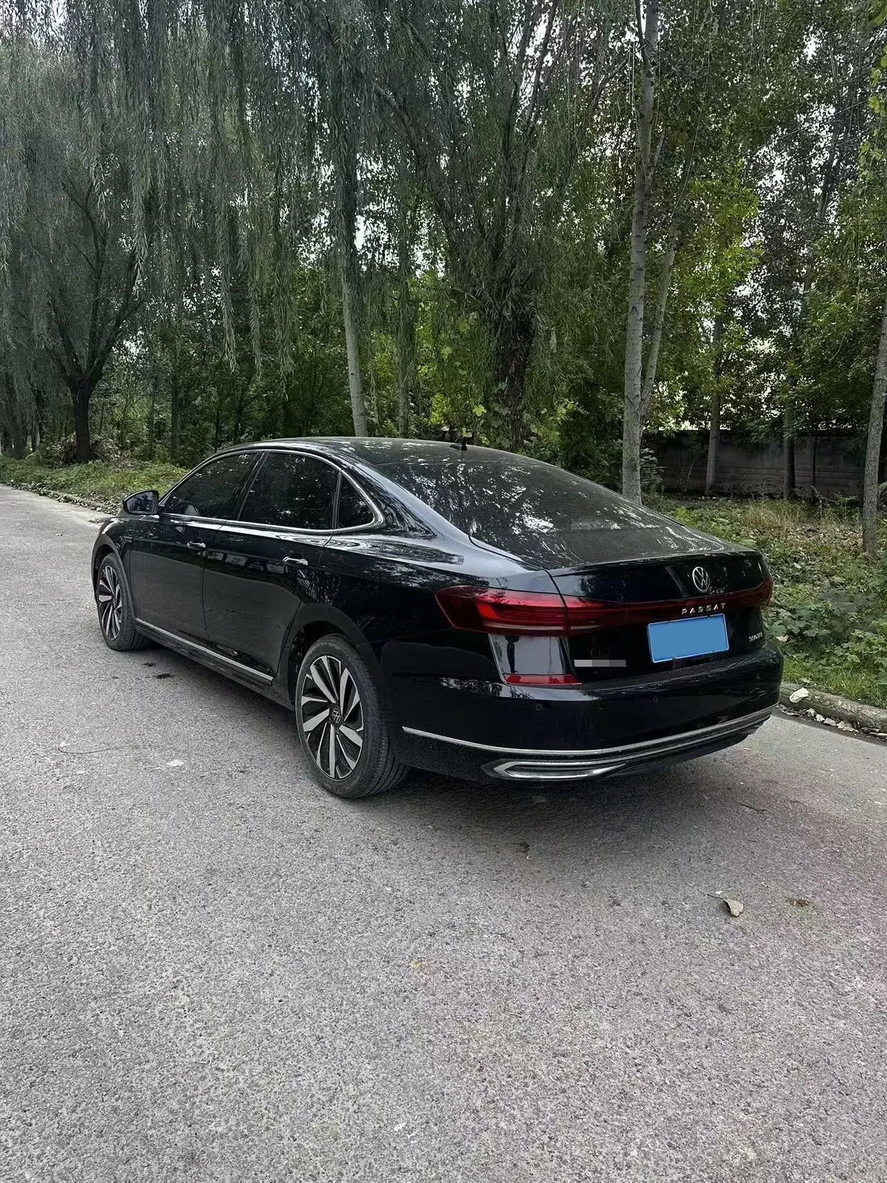 2022 VOLKSWAGEN PASSAT thumbnail 3