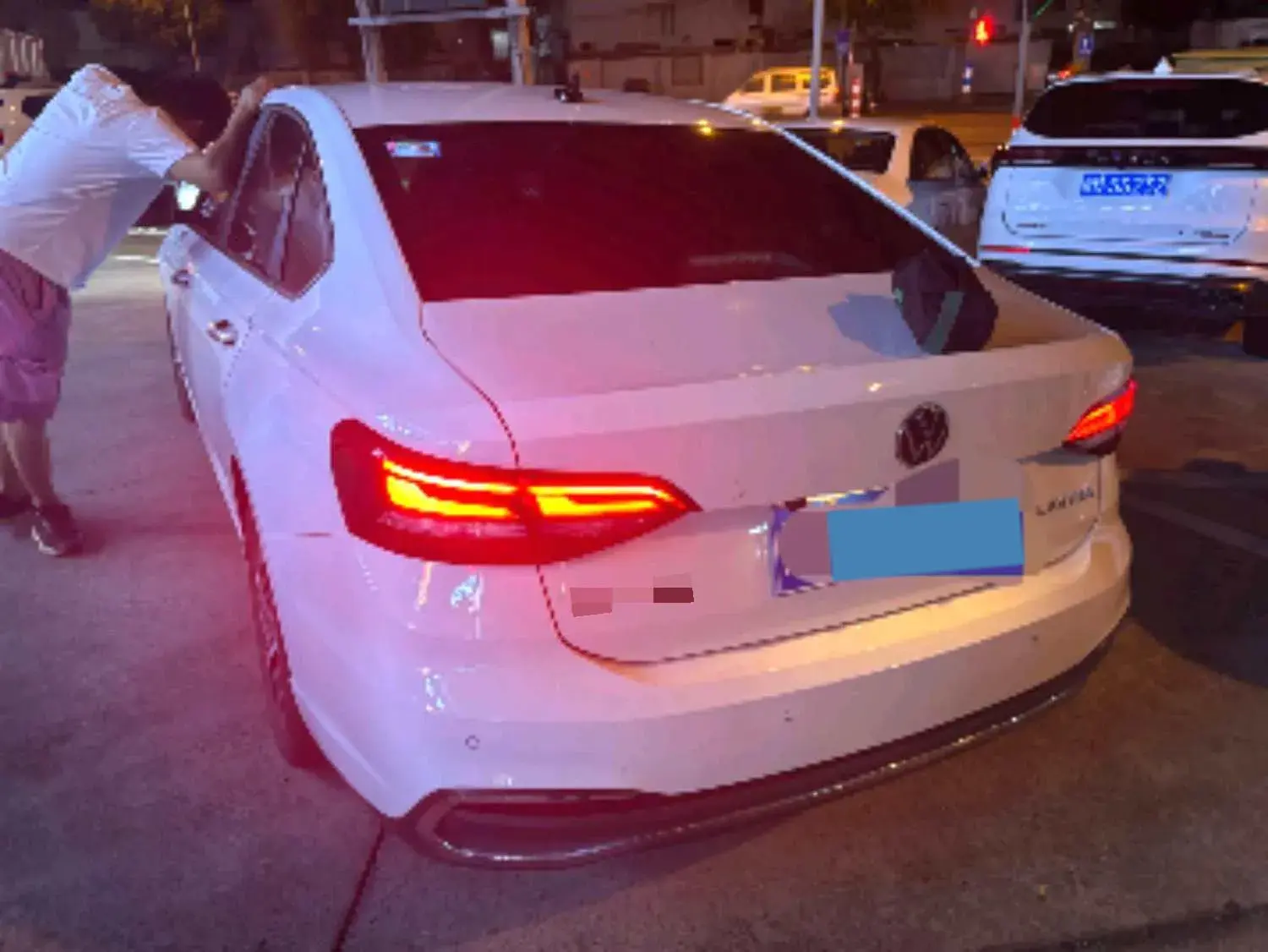 2024 VOLKSWAGEN LAVIDA thumbnail 4