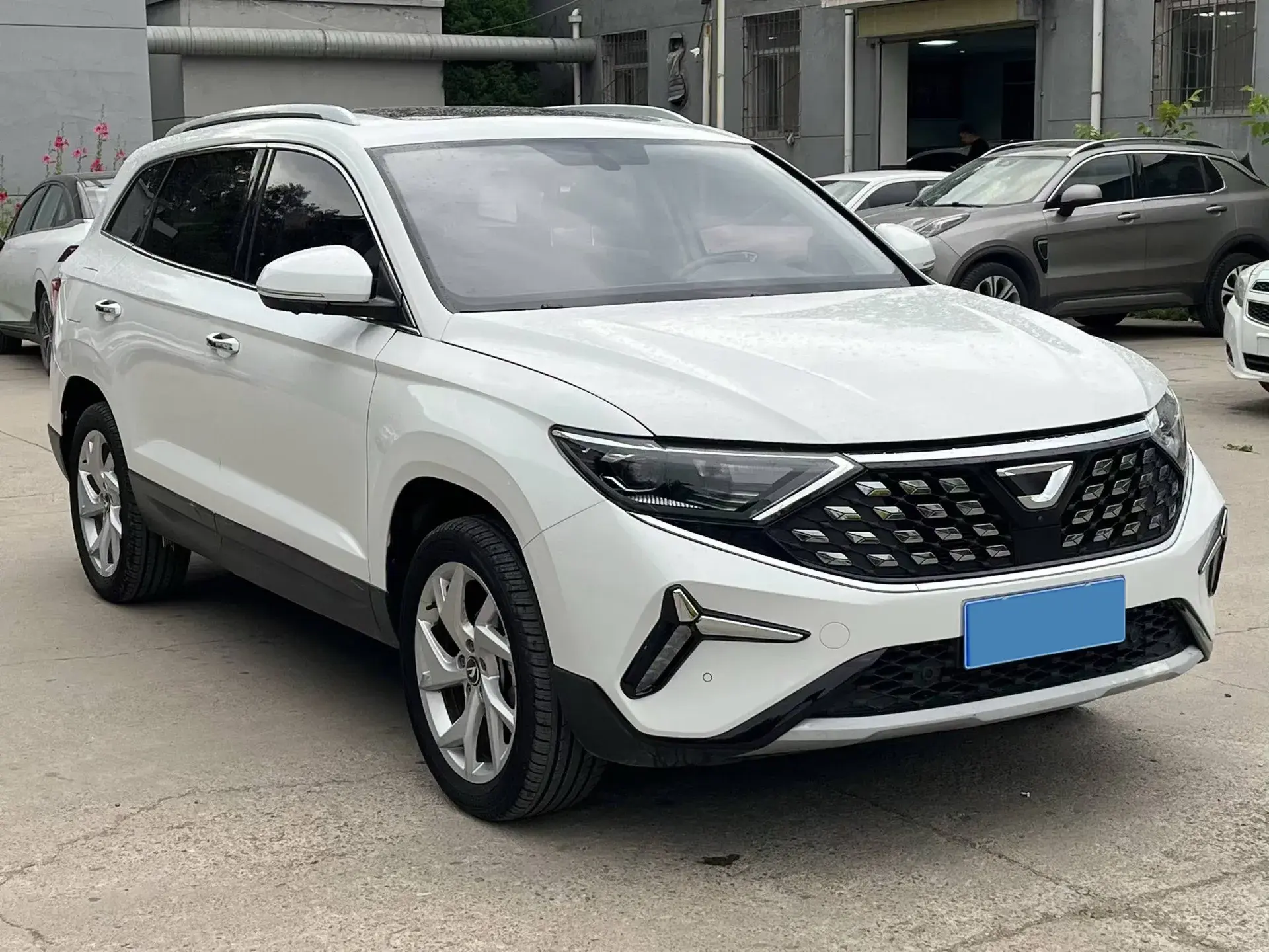 2023 JETTA VS7 thumbnail 3