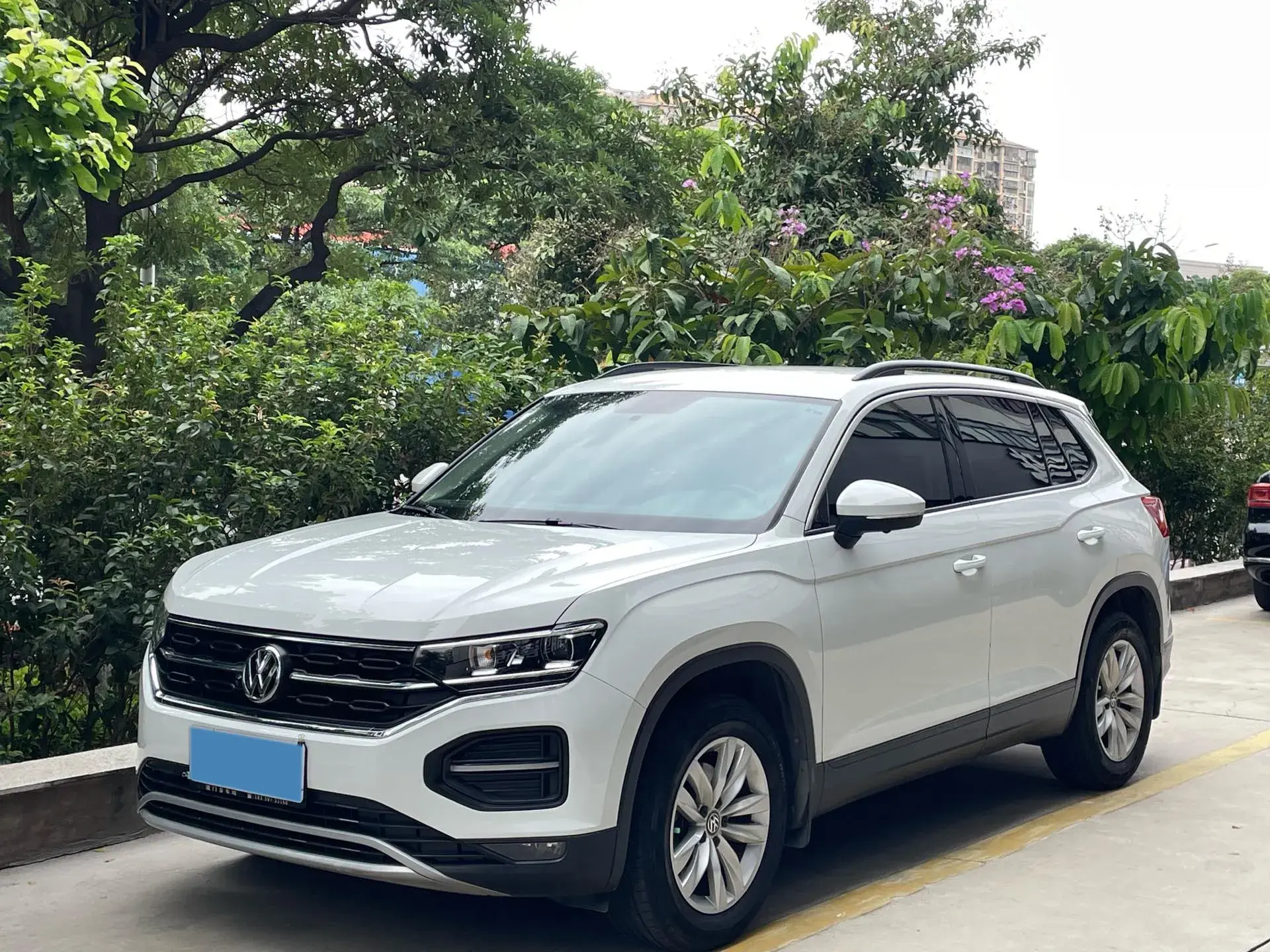 2019 VOLKSWAGEN TAYRON view 1