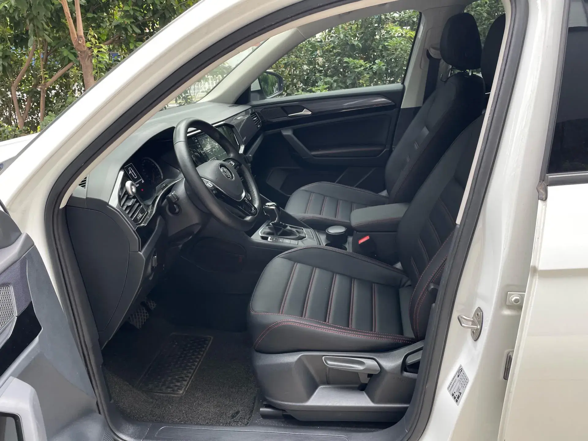 2019 VOLKSWAGEN TAYRON thumbnail 4