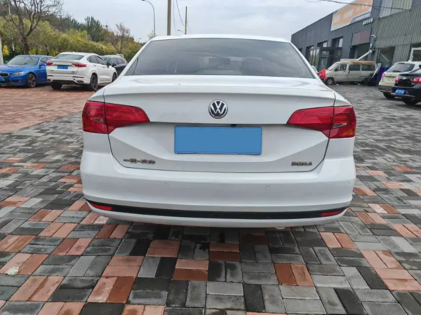 2019 VOLKSWAGEN BORA thumbnail 4