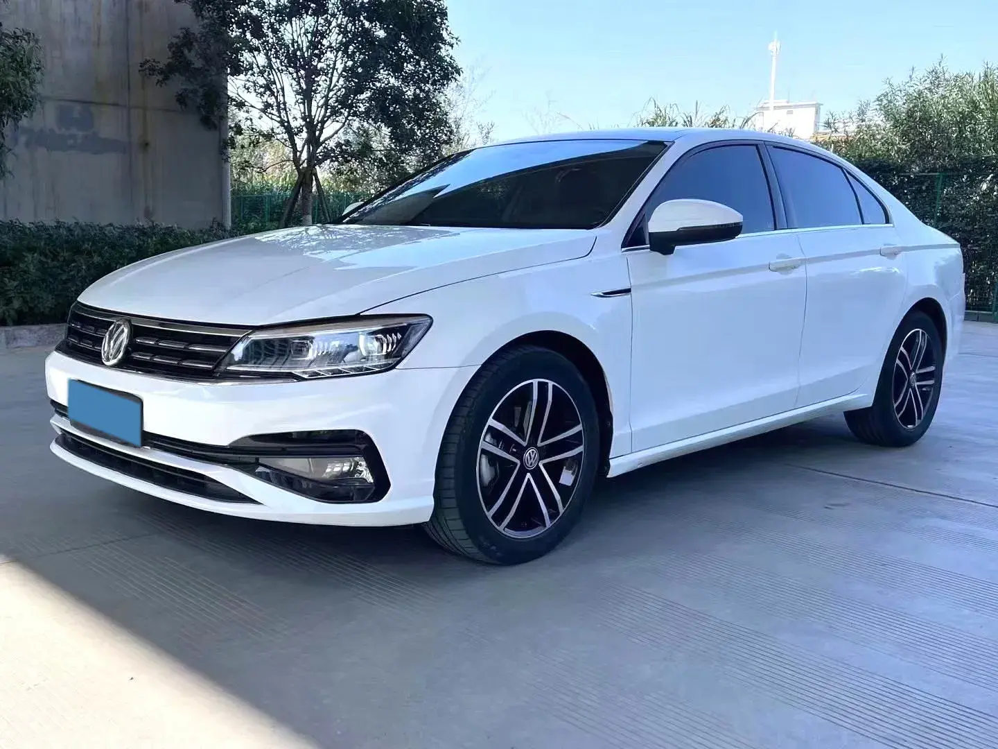 2021 VOLKSWAGEN LAMANDO view 1