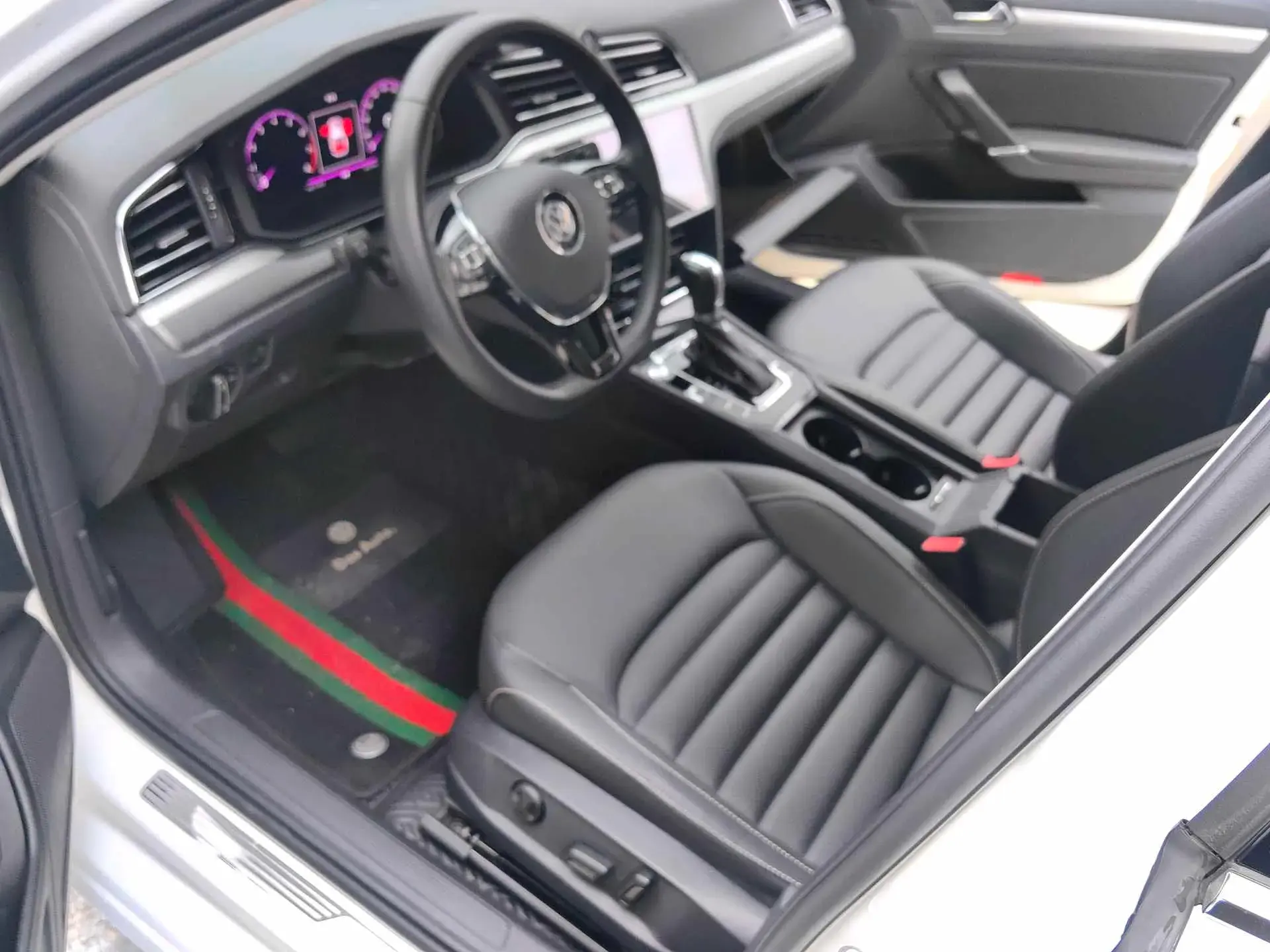 2021 VOLKSWAGEN LAMANDO thumbnail 4