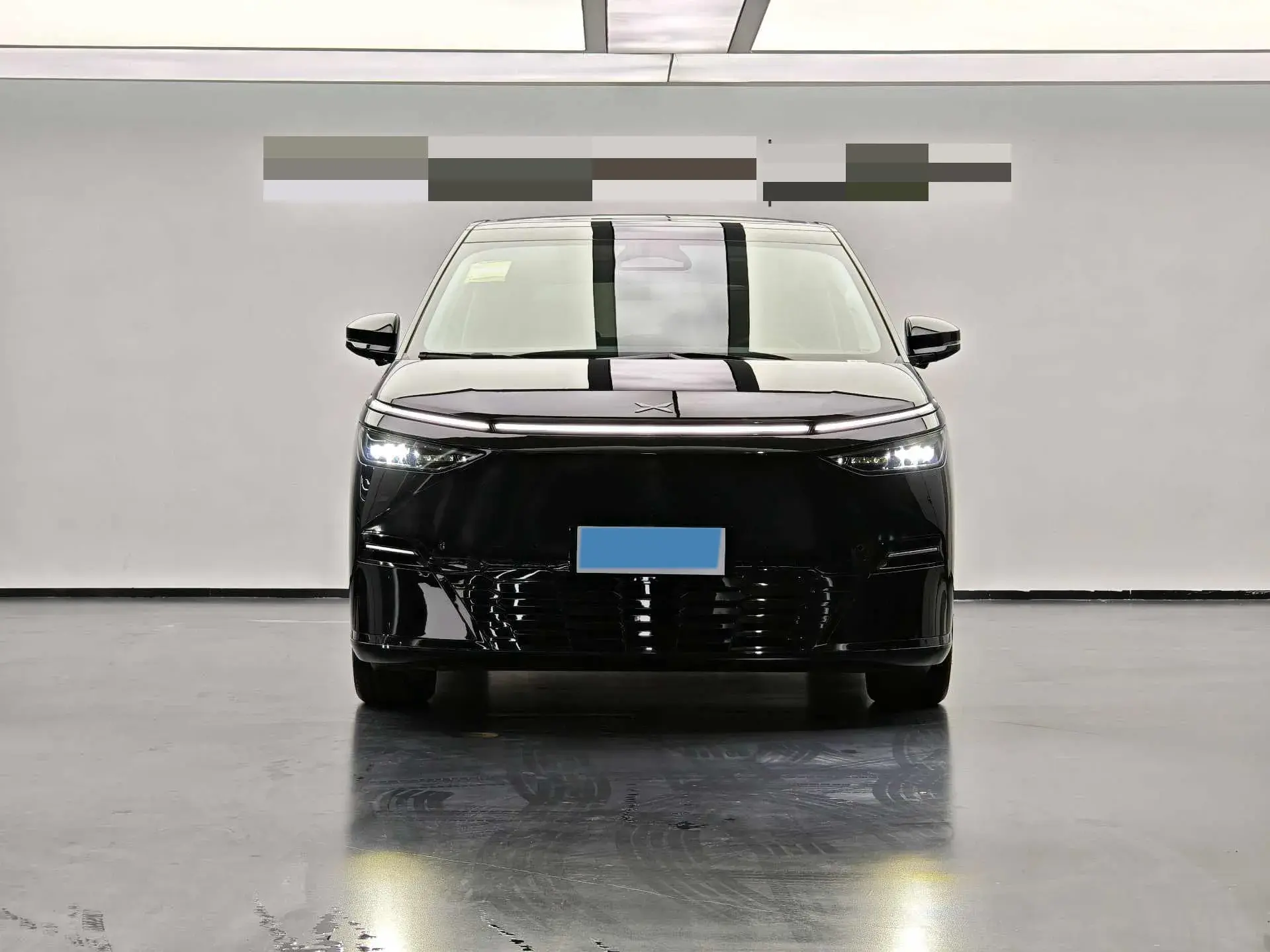 2025 XPENG X9 thumbnail 4