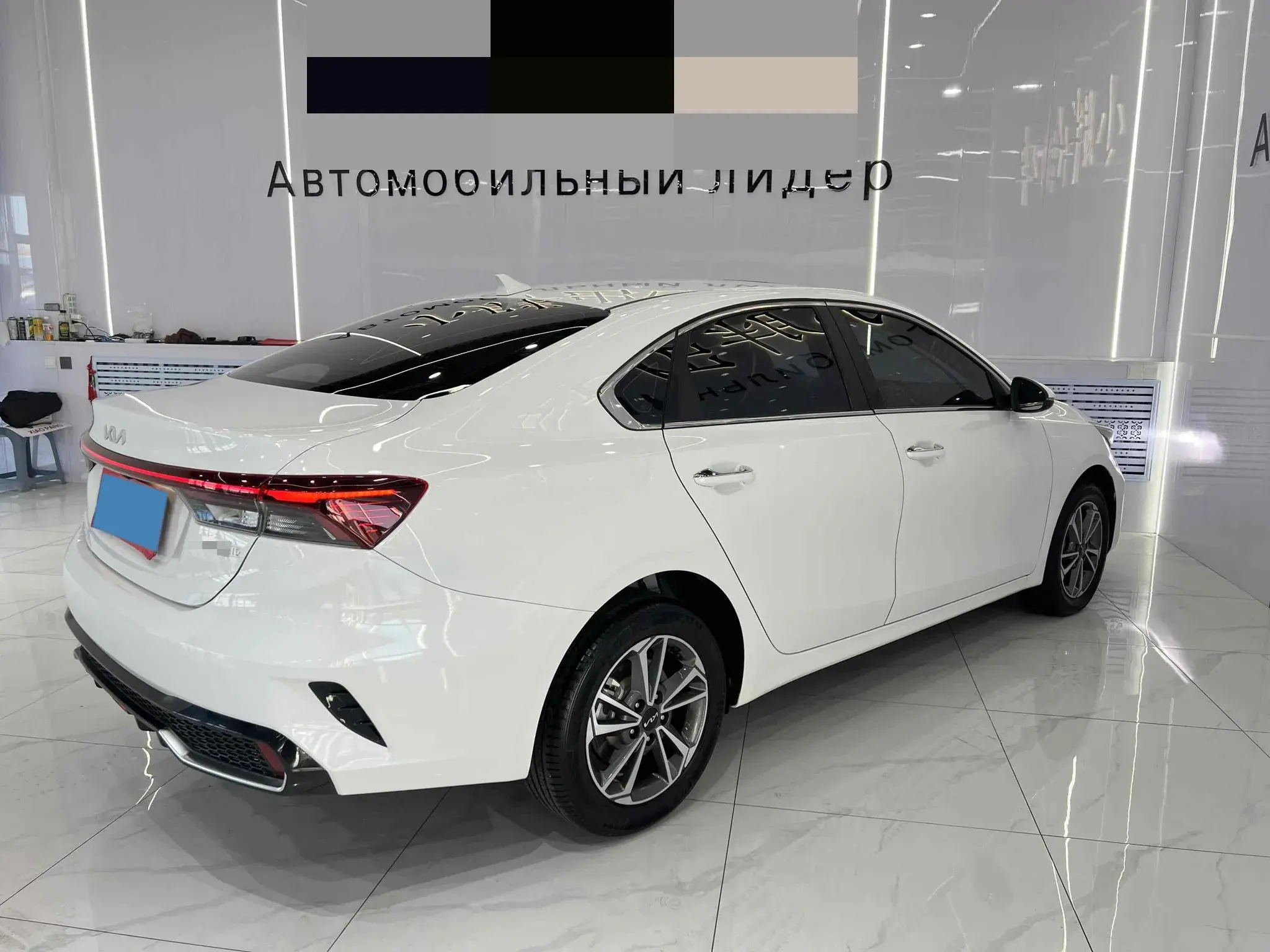 2023 KIA K3 thumbnail 3