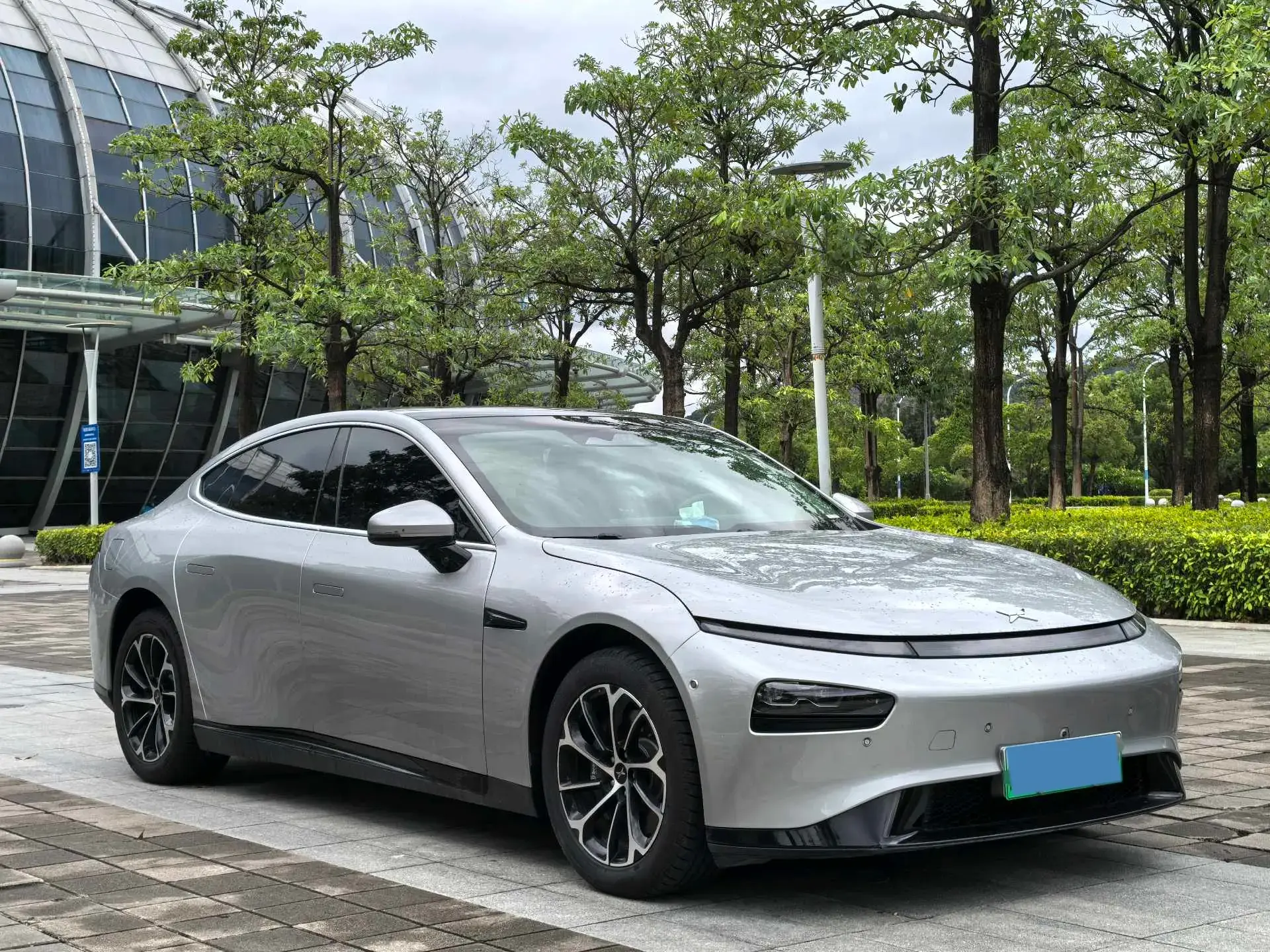 2020 XPENG P7 thumbnail 3