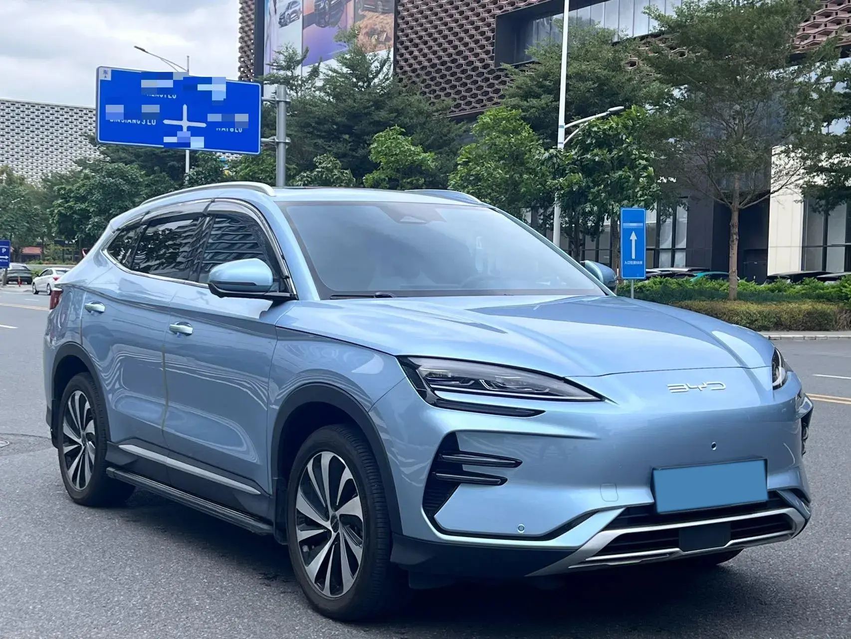 2023 BYD SONG thumbnail 3