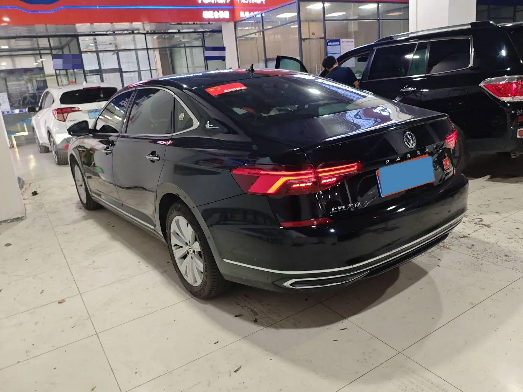 2019 VOLKSWAGEN PASSAT thumbnail 4