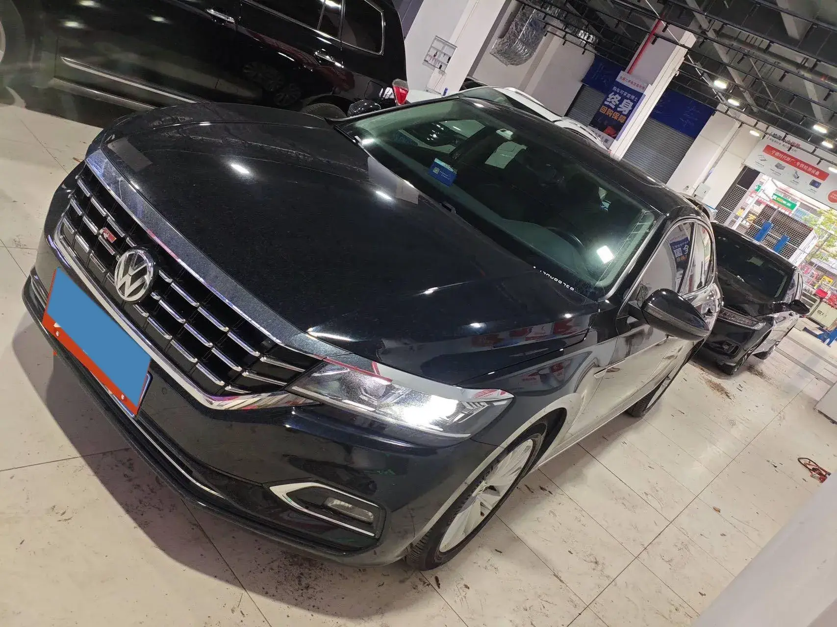 2019 VOLKSWAGEN PASSAT view 1