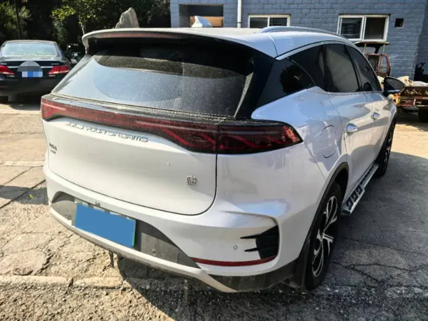 2025 BYD TANG thumbnail 4