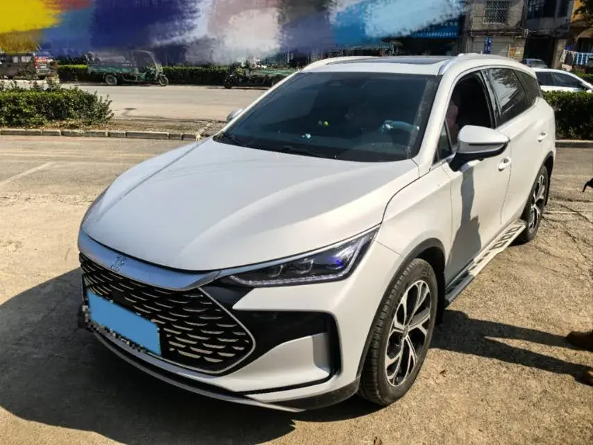 2025 BYD TANG view 1