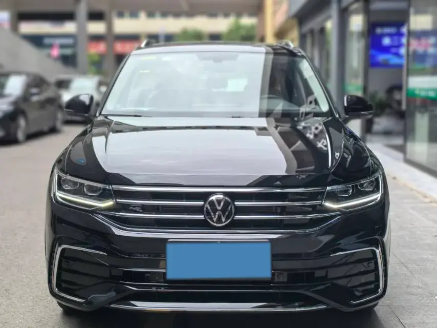 2024 VOLKSWAGEN TIGUAN thumbnail 2