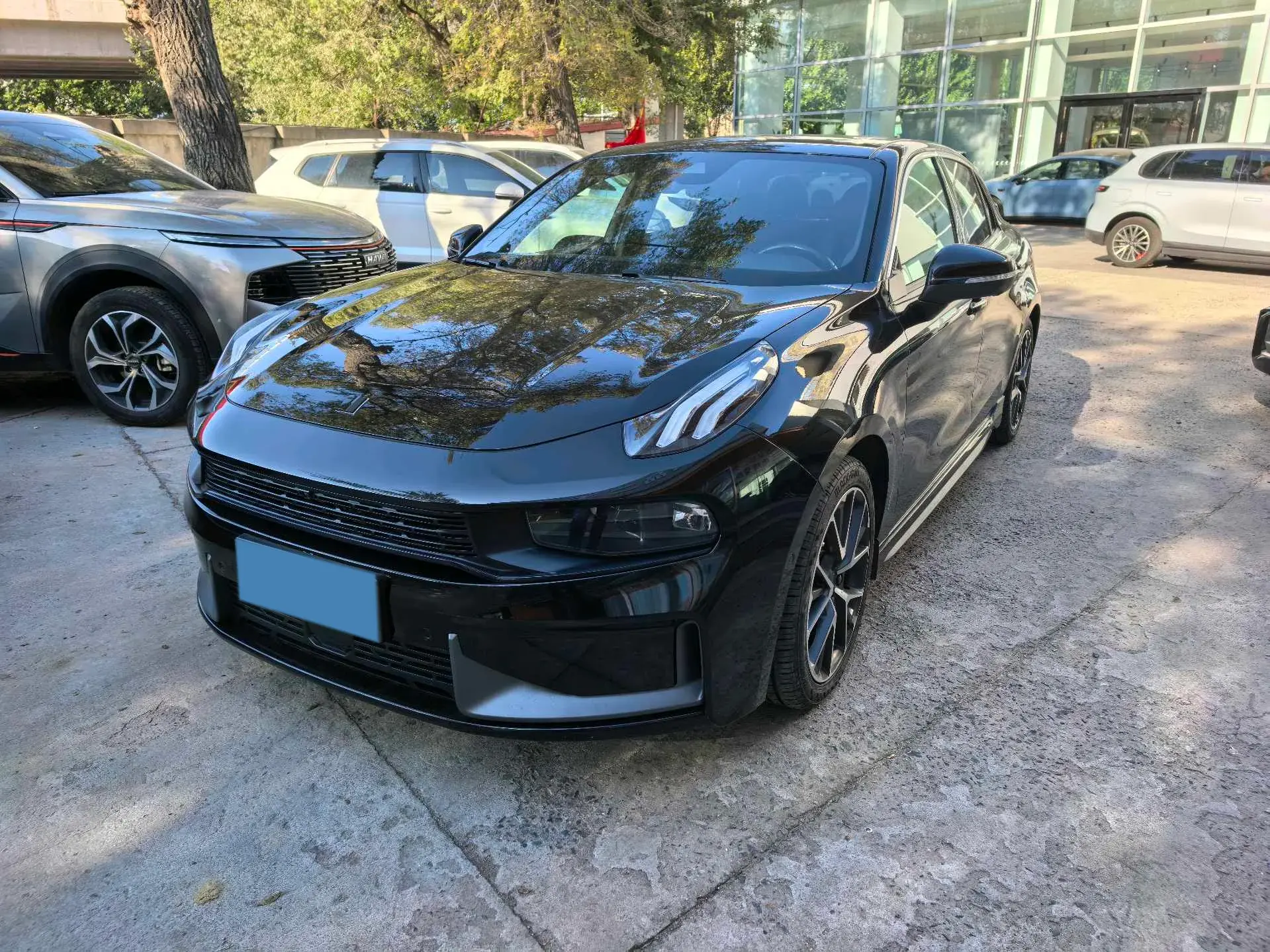 2019 LYNK&CO 03 view 1