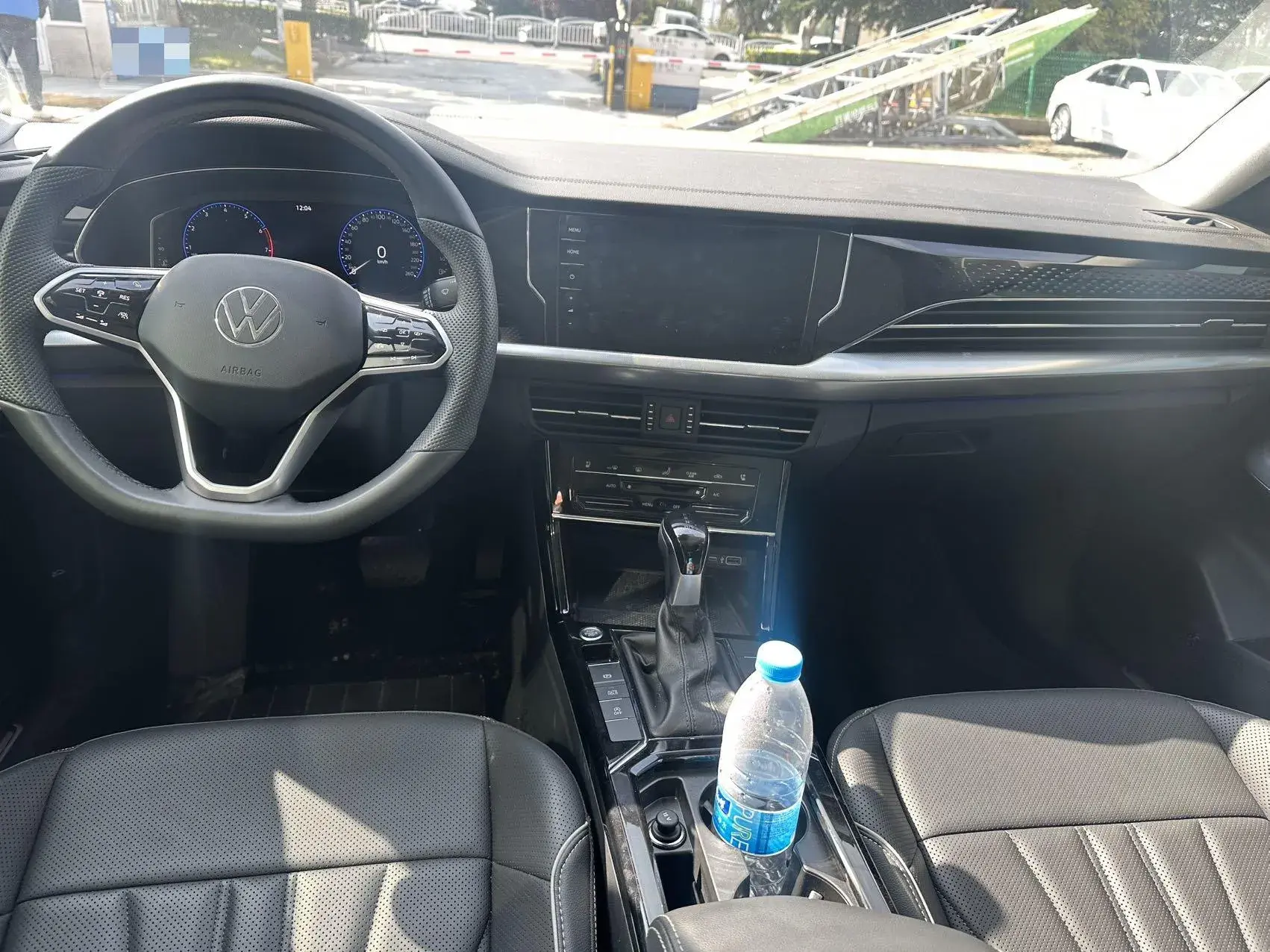 2024 VOLKSWAGEN PASSAT thumbnail 3