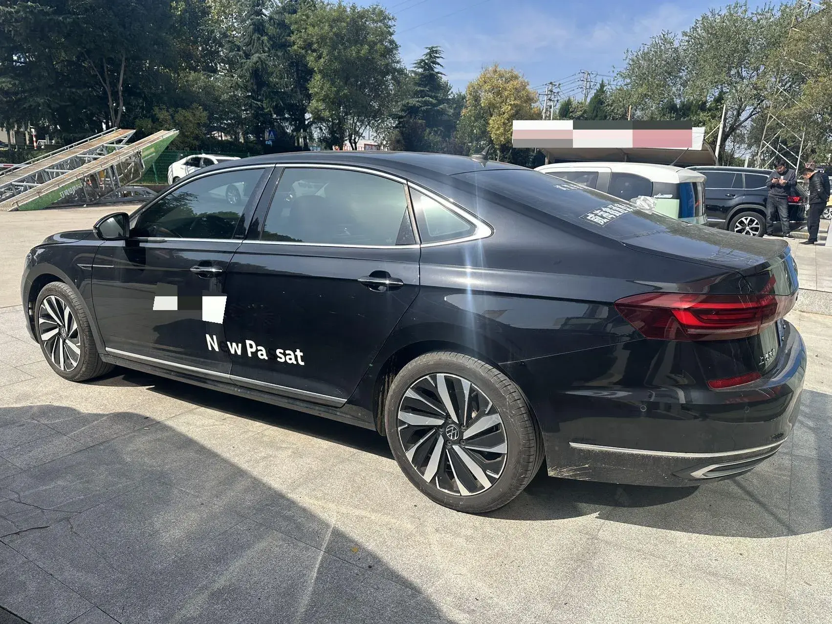 2024 VOLKSWAGEN PASSAT thumbnail 4