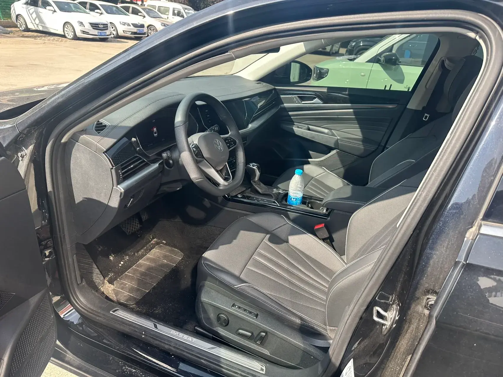 2024 VOLKSWAGEN PASSAT thumbnail 2