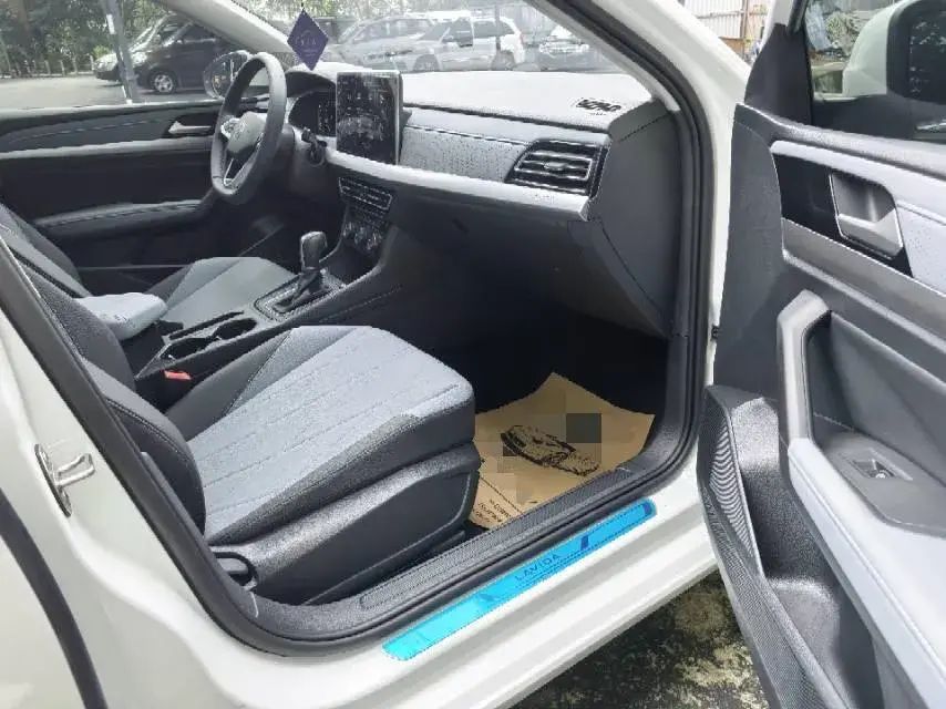 2024 VOLKSWAGEN LAVIDA thumbnail 3