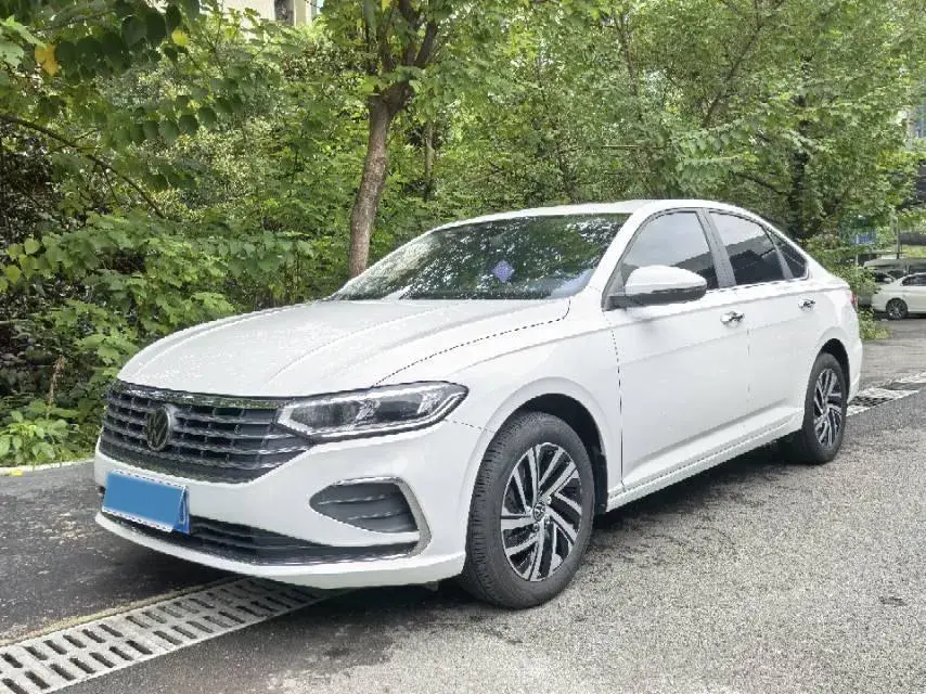 2024 VOLKSWAGEN LAVIDA view 1