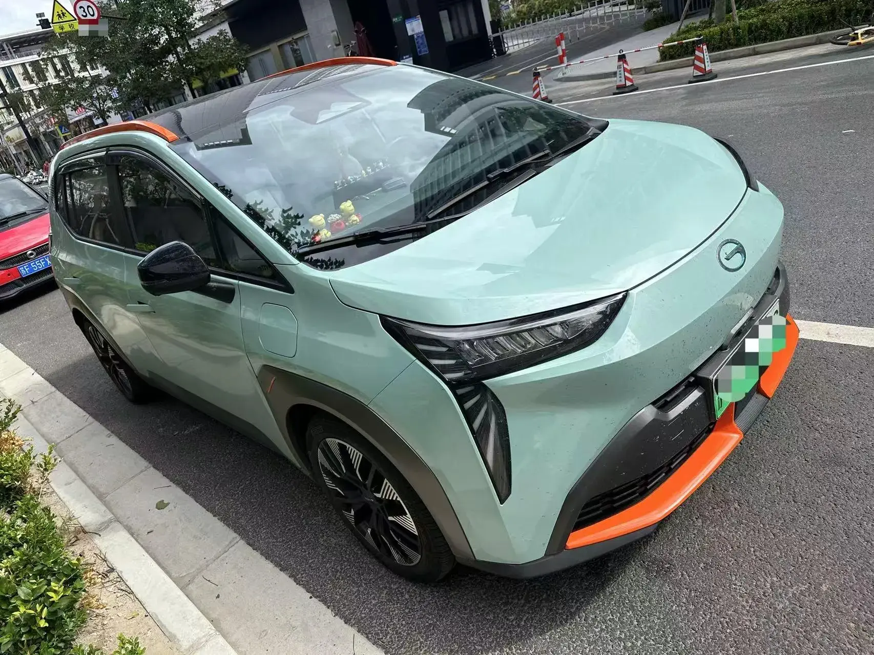 2022 AION Y thumbnail 2