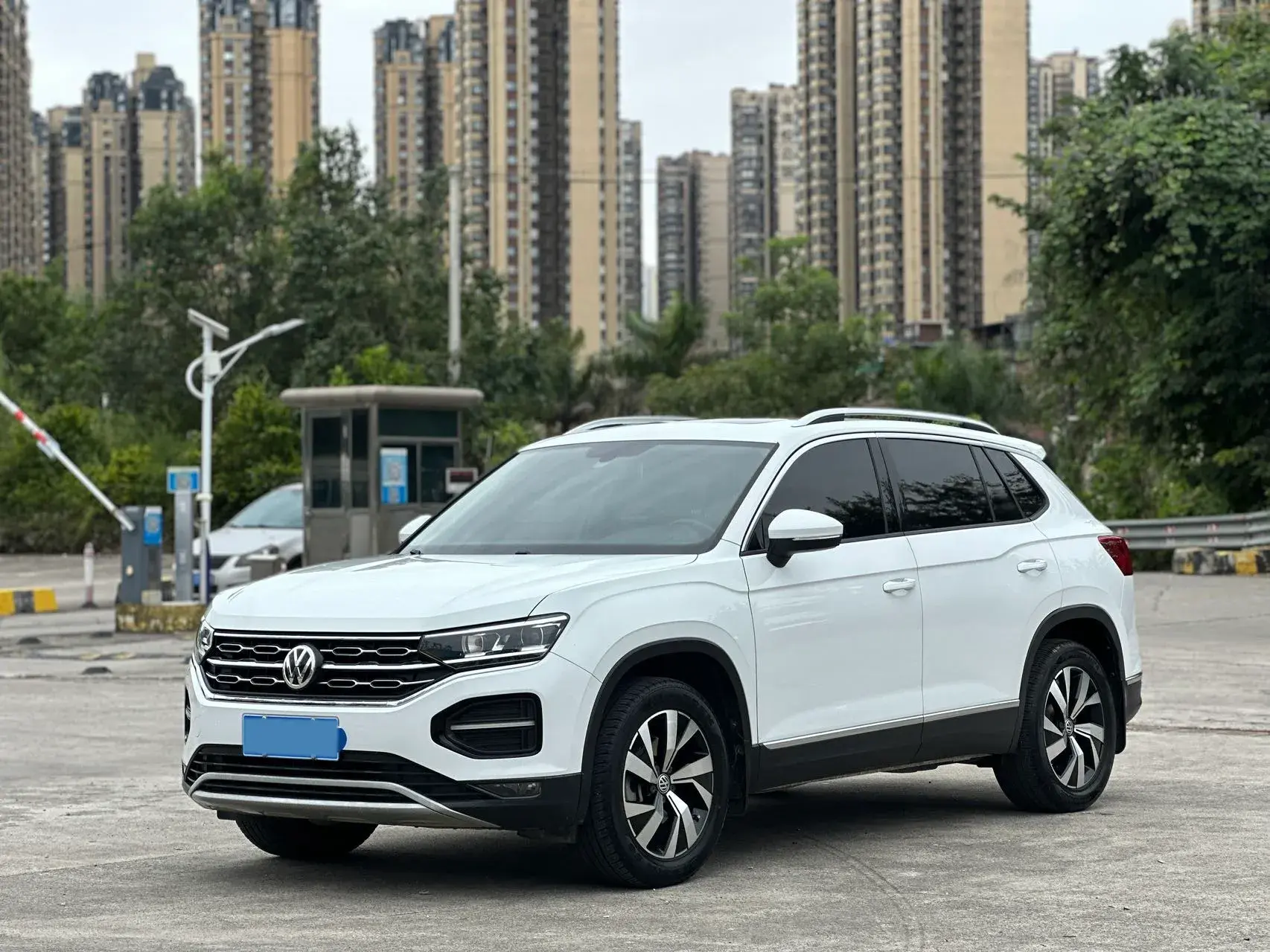 2019 VOLKSWAGEN TAYRON view 1