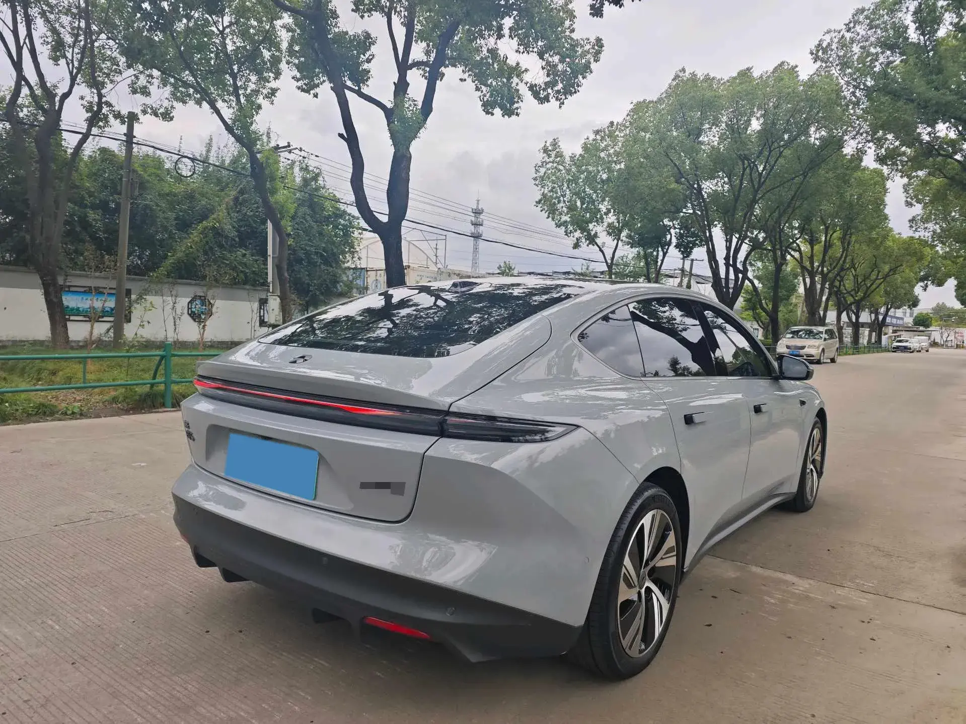 2022 NIO ET5 thumbnail 4