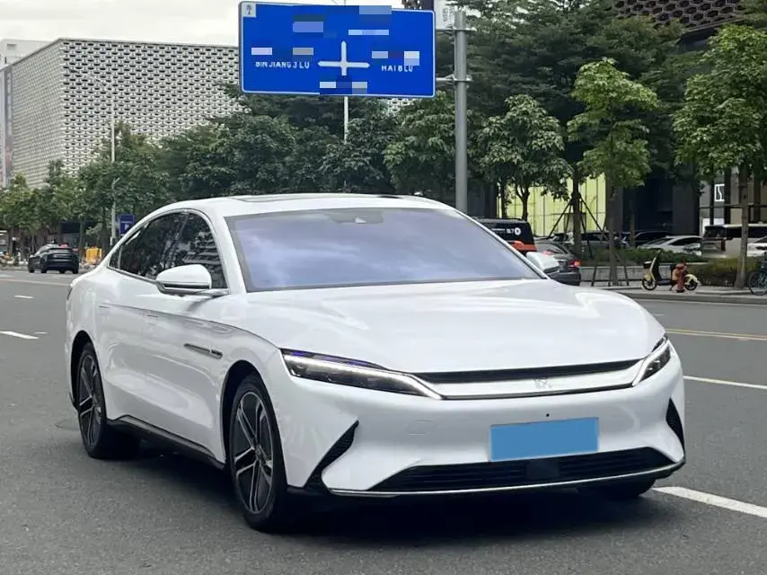 2020 BYD HAN thumbnail 2