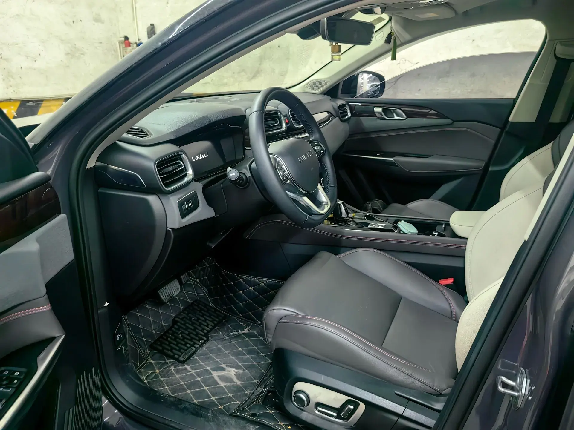 2019 LYNK&CO 02 thumbnail 2