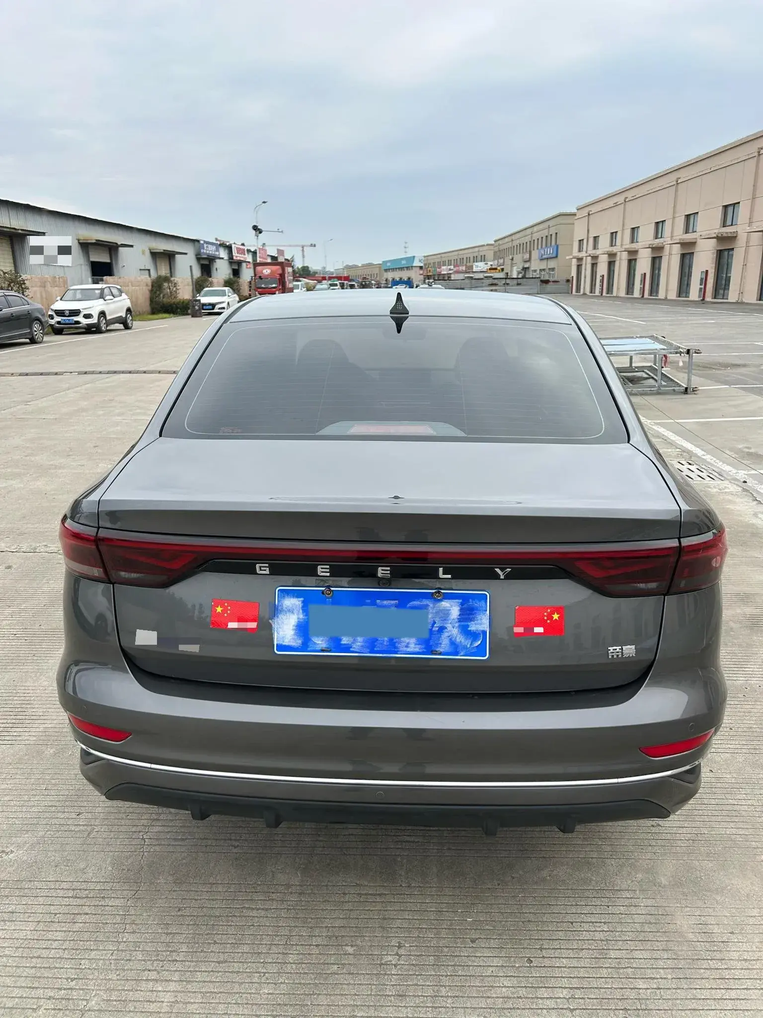 2022 GEELY EMGRAND thumbnail 4