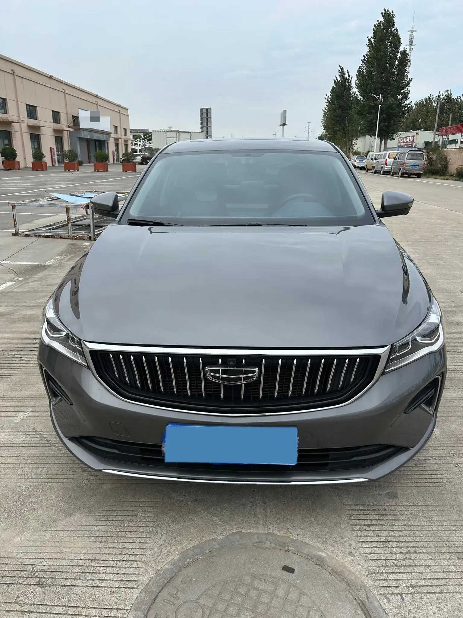 2022 GEELY EMGRAND thumbnail 2