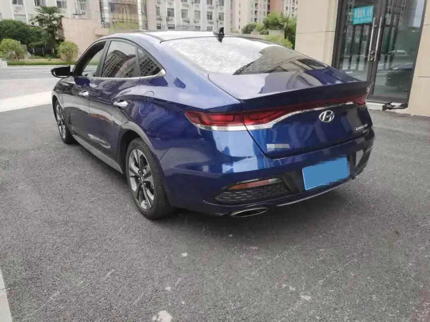 2019 HYUNDAI LA thumbnail 2