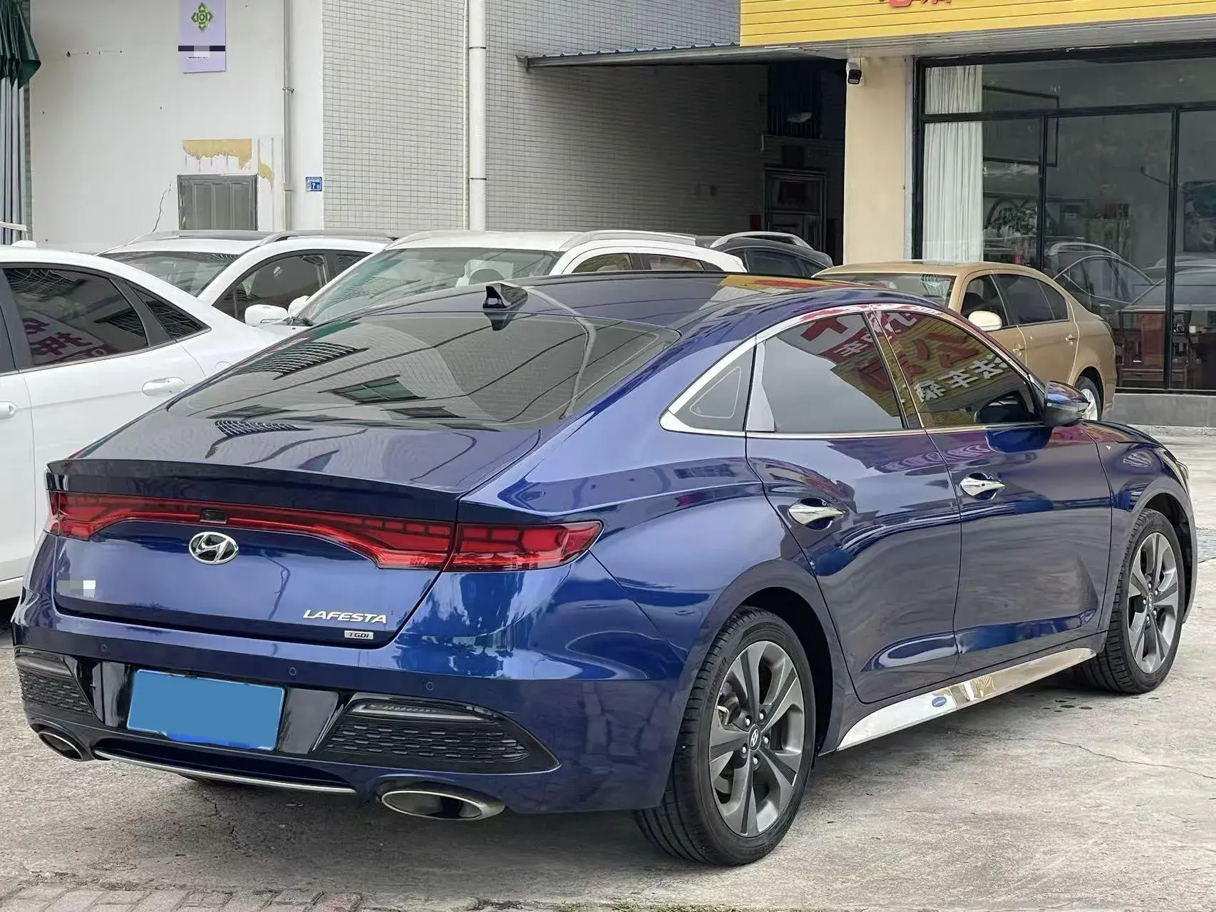 2019 HYUNDAI LA thumbnail 3