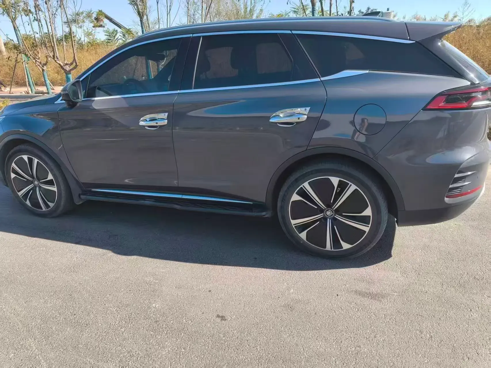 2022 BYD TANG thumbnail 2