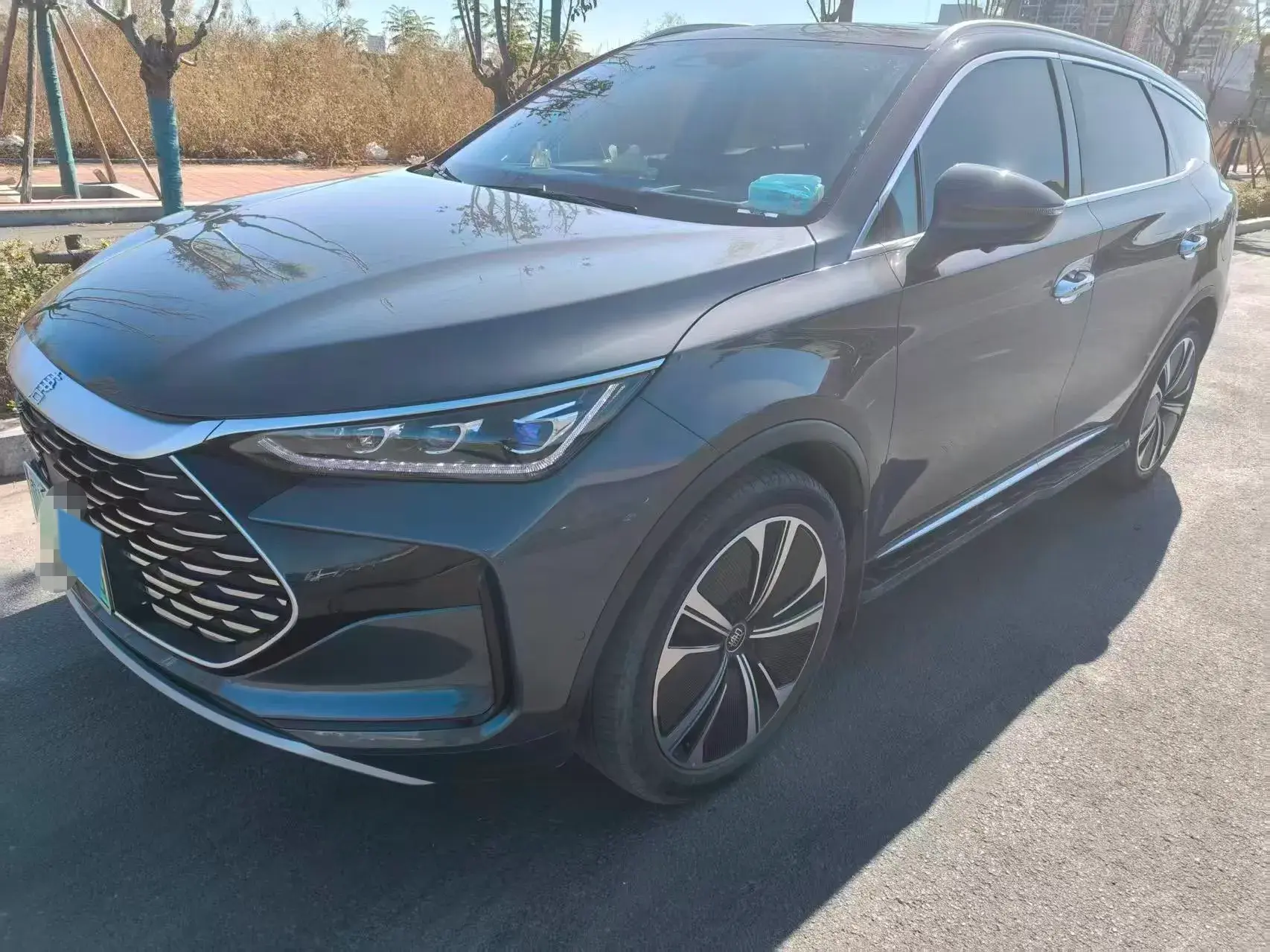 2022 BYD TANG view 1