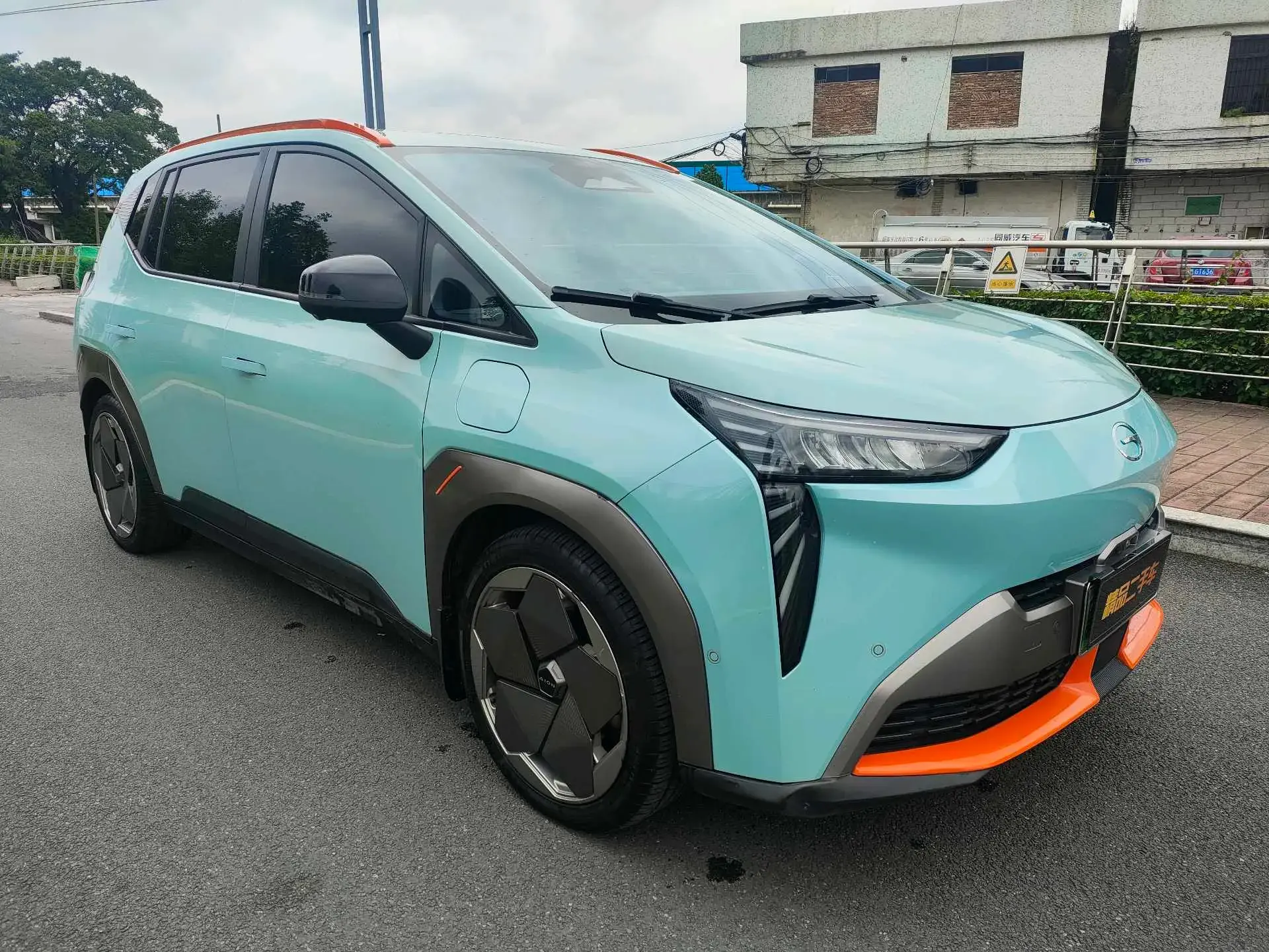 2021 AION Y thumbnail 3