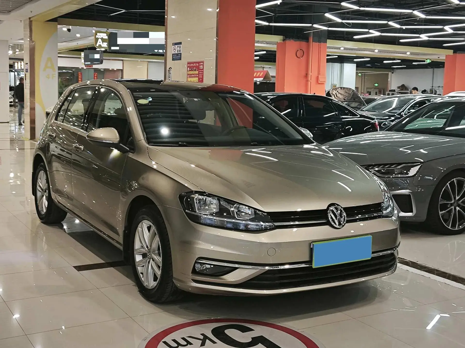 2019 VOLKSWAGEN GOLF thumbnail 3