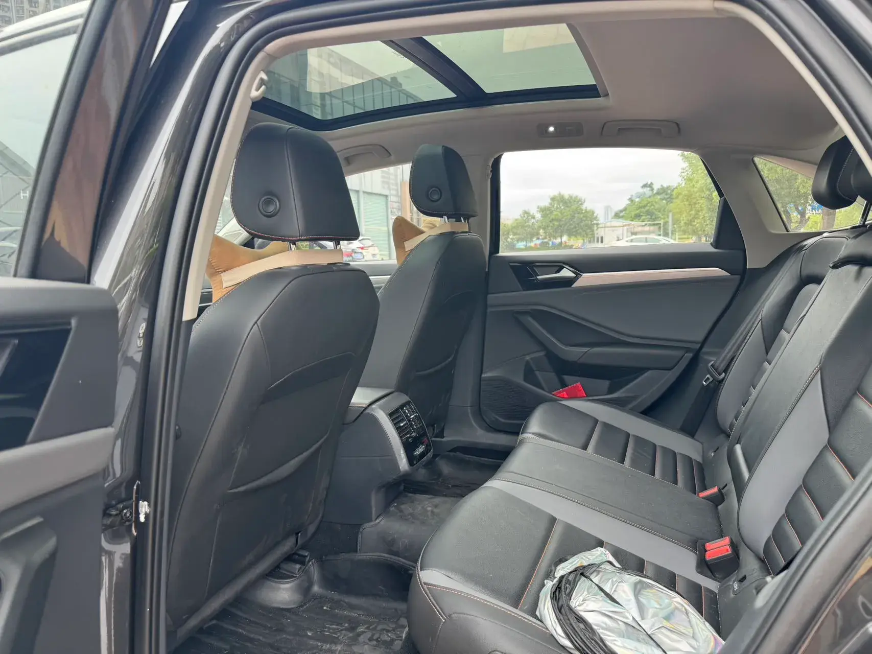 2021 VOLKSWAGEN SAGITAR thumbnail 4