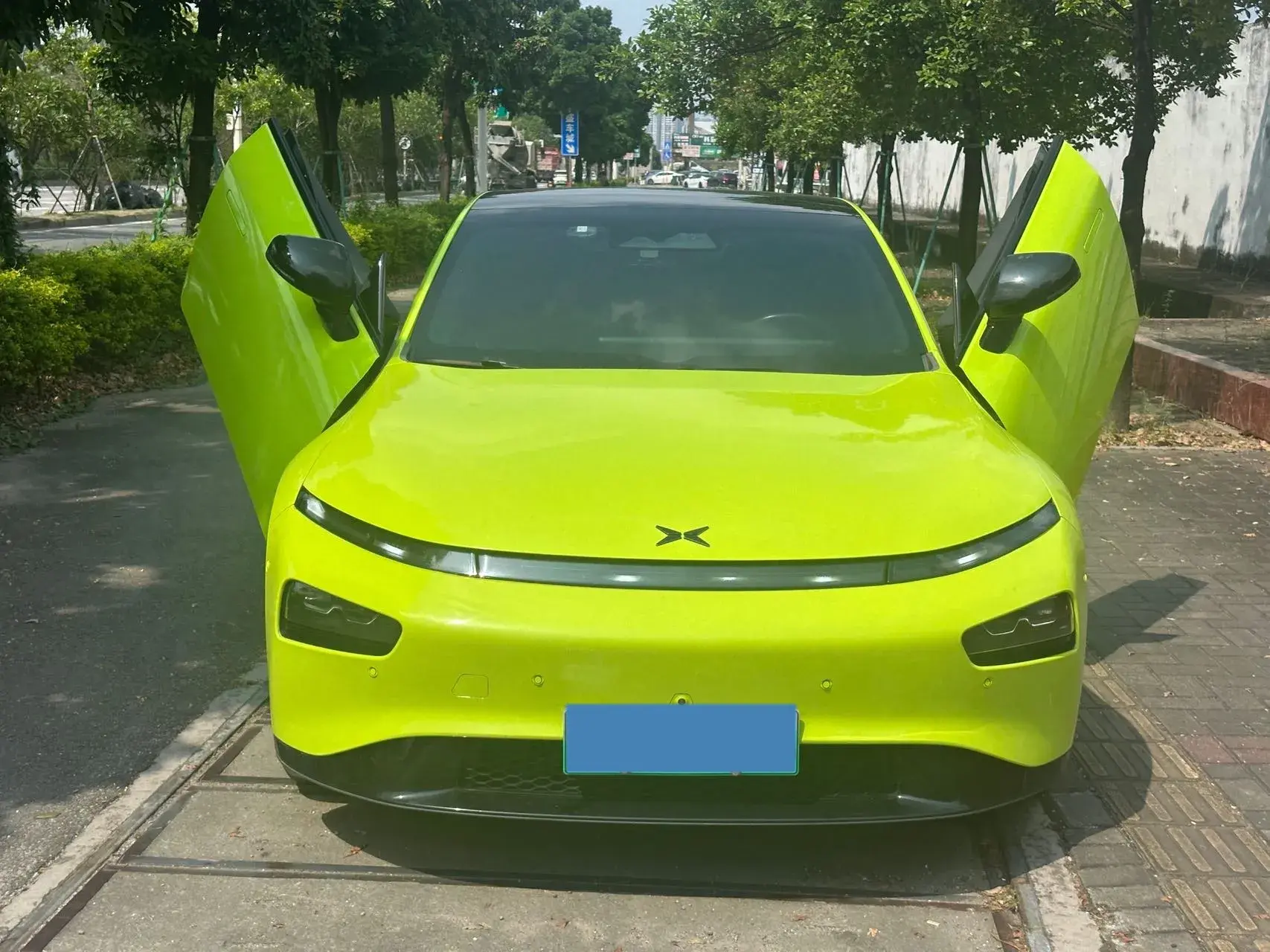 2021 XPENG P7 thumbnail 2