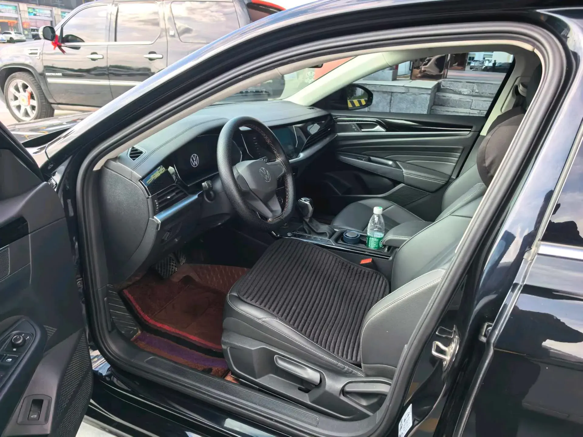 2024 VOLKSWAGEN PASSAT thumbnail 3